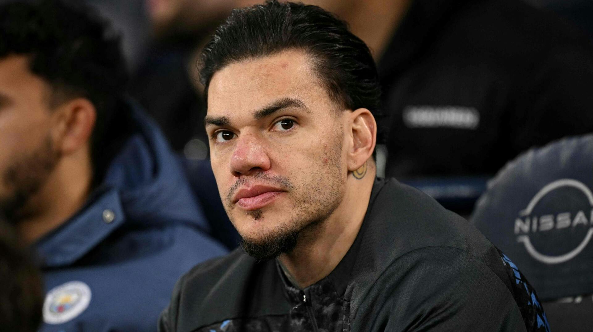 Ederson afslører nu det ret bizarre ritual. 