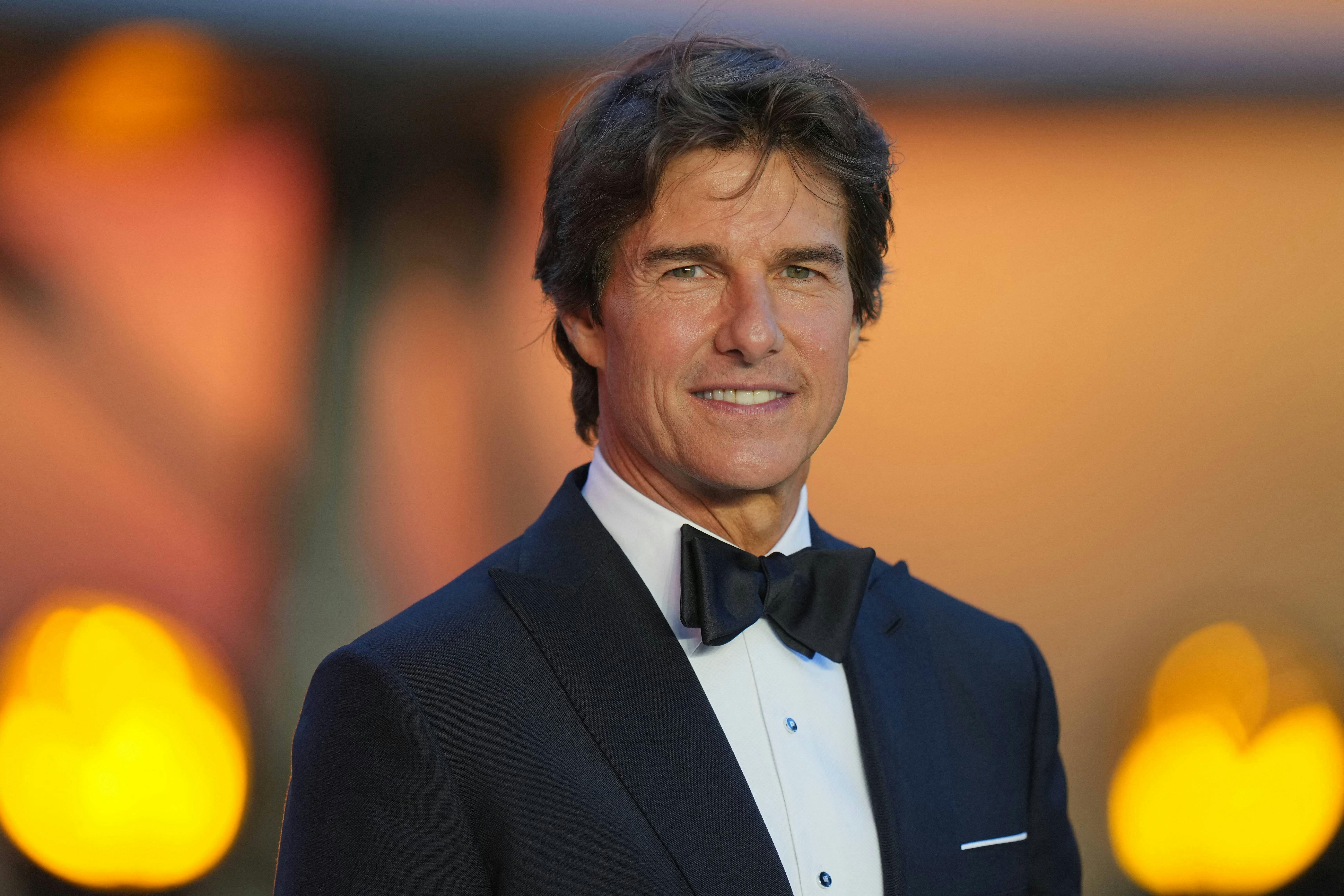 Tom Cruise hylder "Top Gun"-medstjernen Val Kilmer.