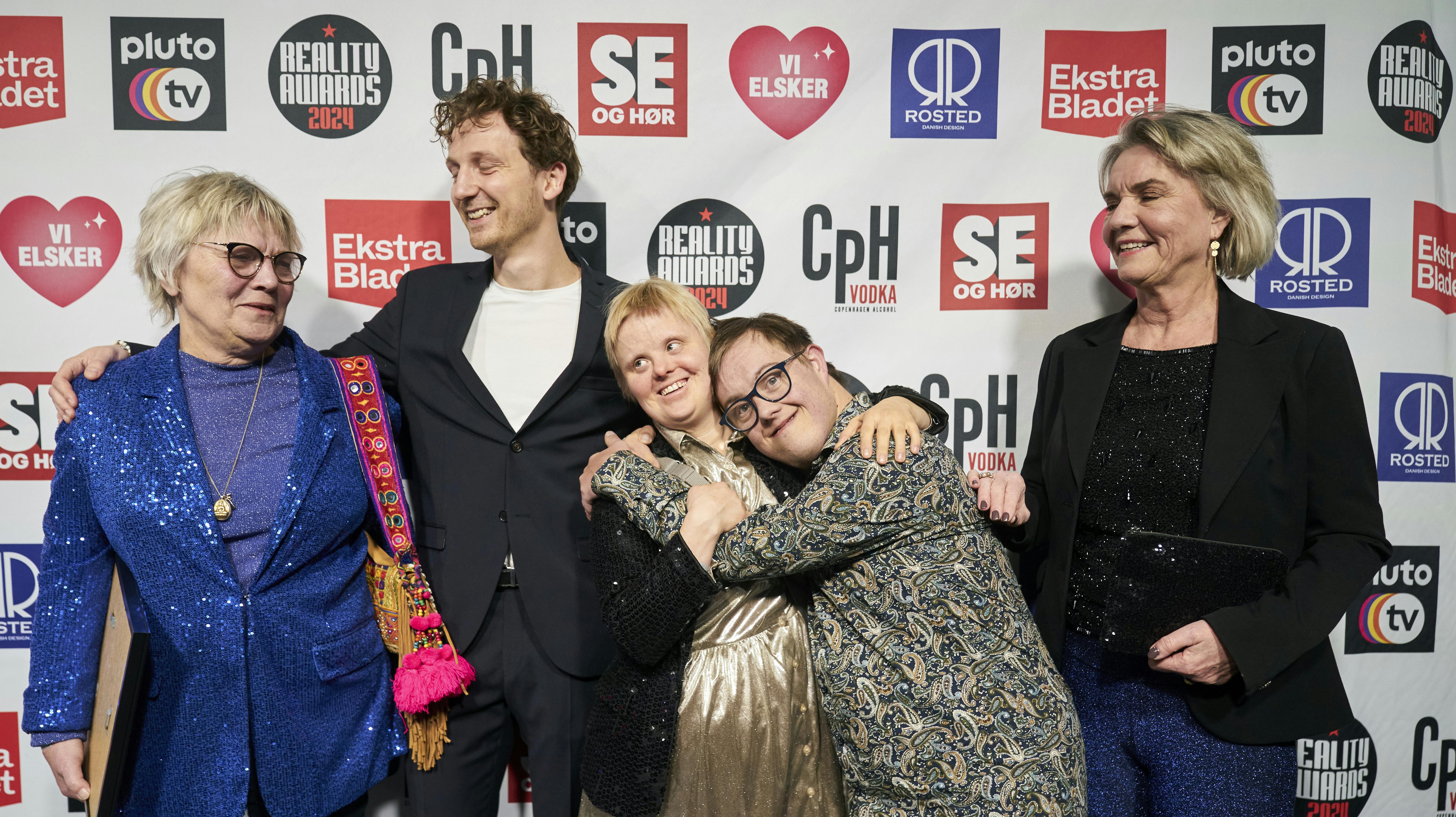 Jeff fra "Ups, vi er voksne" er blevet indlagt med en værre omgang lungebetændelse. Det afslører Jeffs mor, Mitzie, på Instagram.