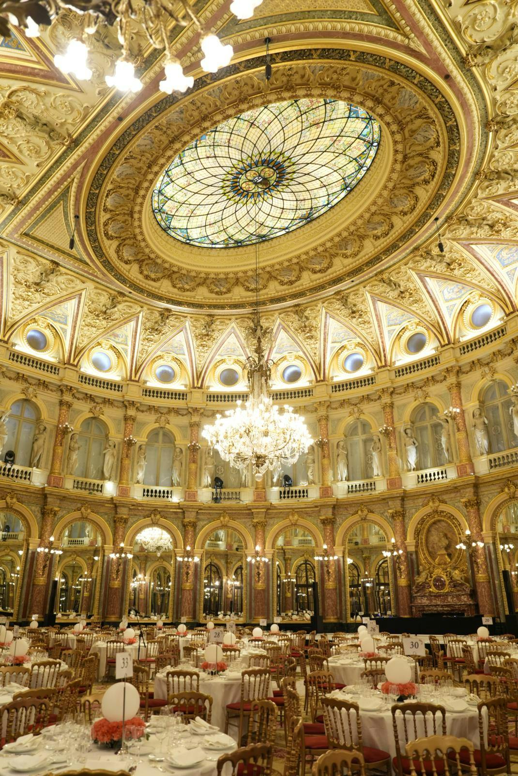 Festlighederne foregik i imponerende omgivelser.