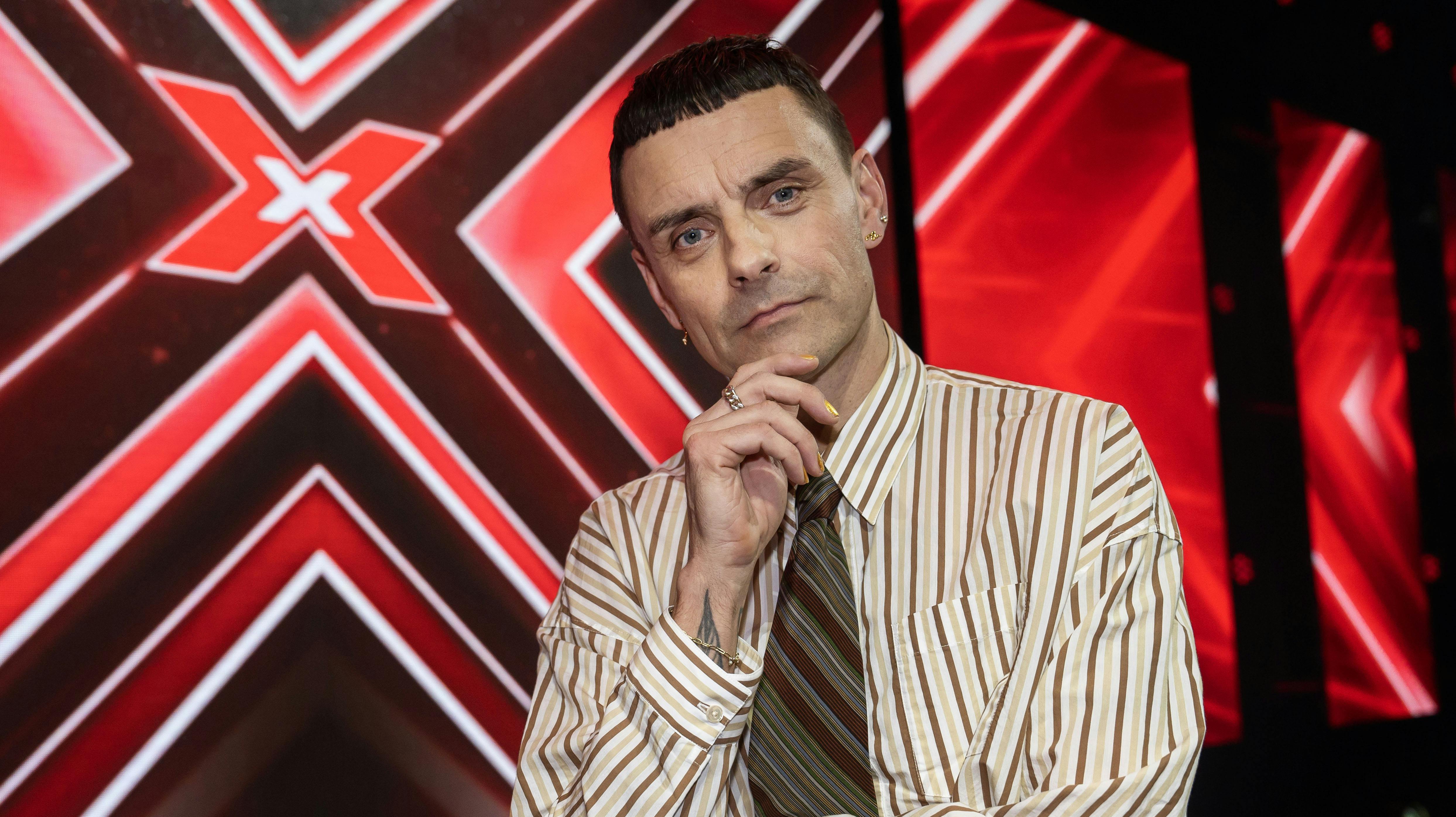 Simon Kvamm stopper i "X Factor".