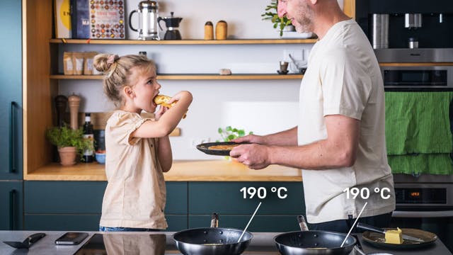 Man kan styre hver kogeplade individuelt.