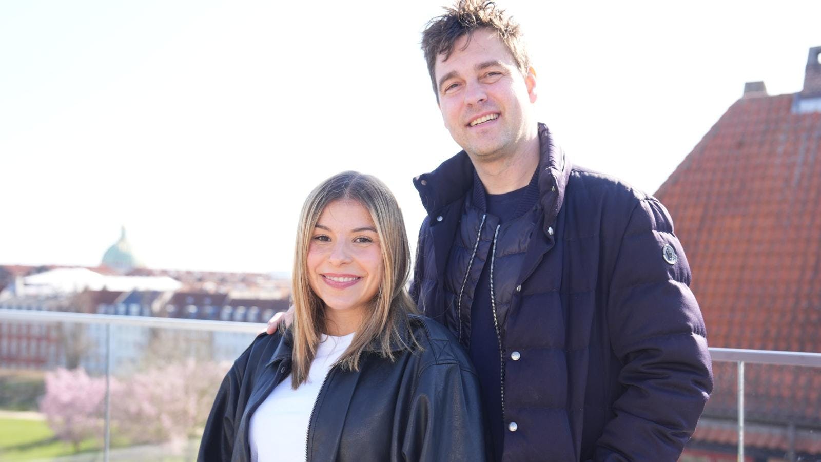 Nynne Larsen og Peter Birch har en lille guldklump på vej.