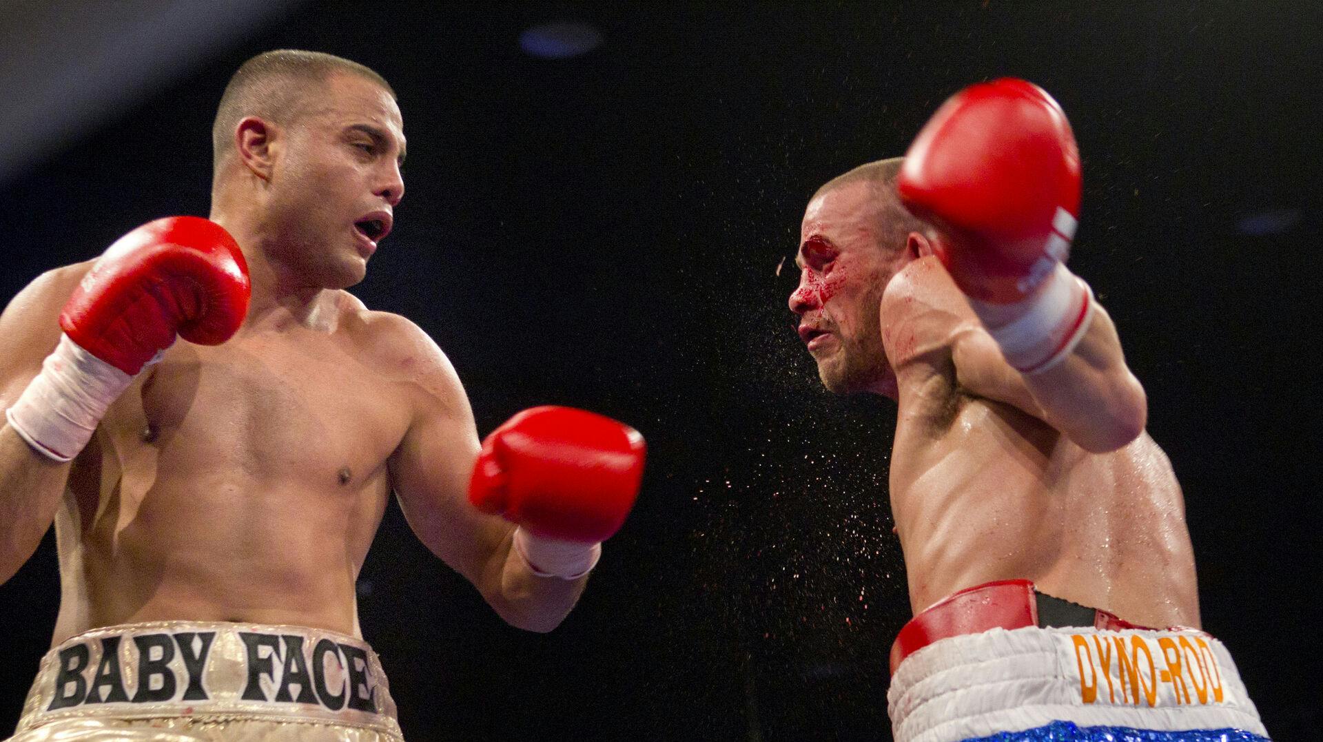 Gary Boulden (UK blå bukser) taber til Ahmad Kaddour(danmark) - til Nordic fight night i Herning d 2 juni 2012