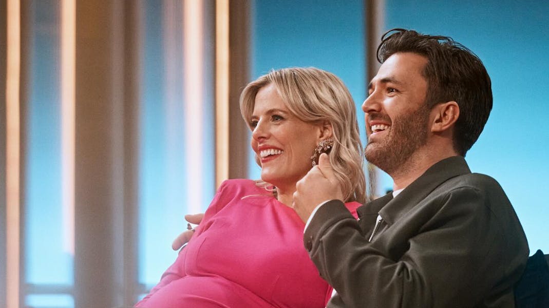 I reunionen fortalte Karin og Niklas Agild, at de skulle være forældre. Nu er det svenske "Love is blind"-par blevet forældre til en lille datter.