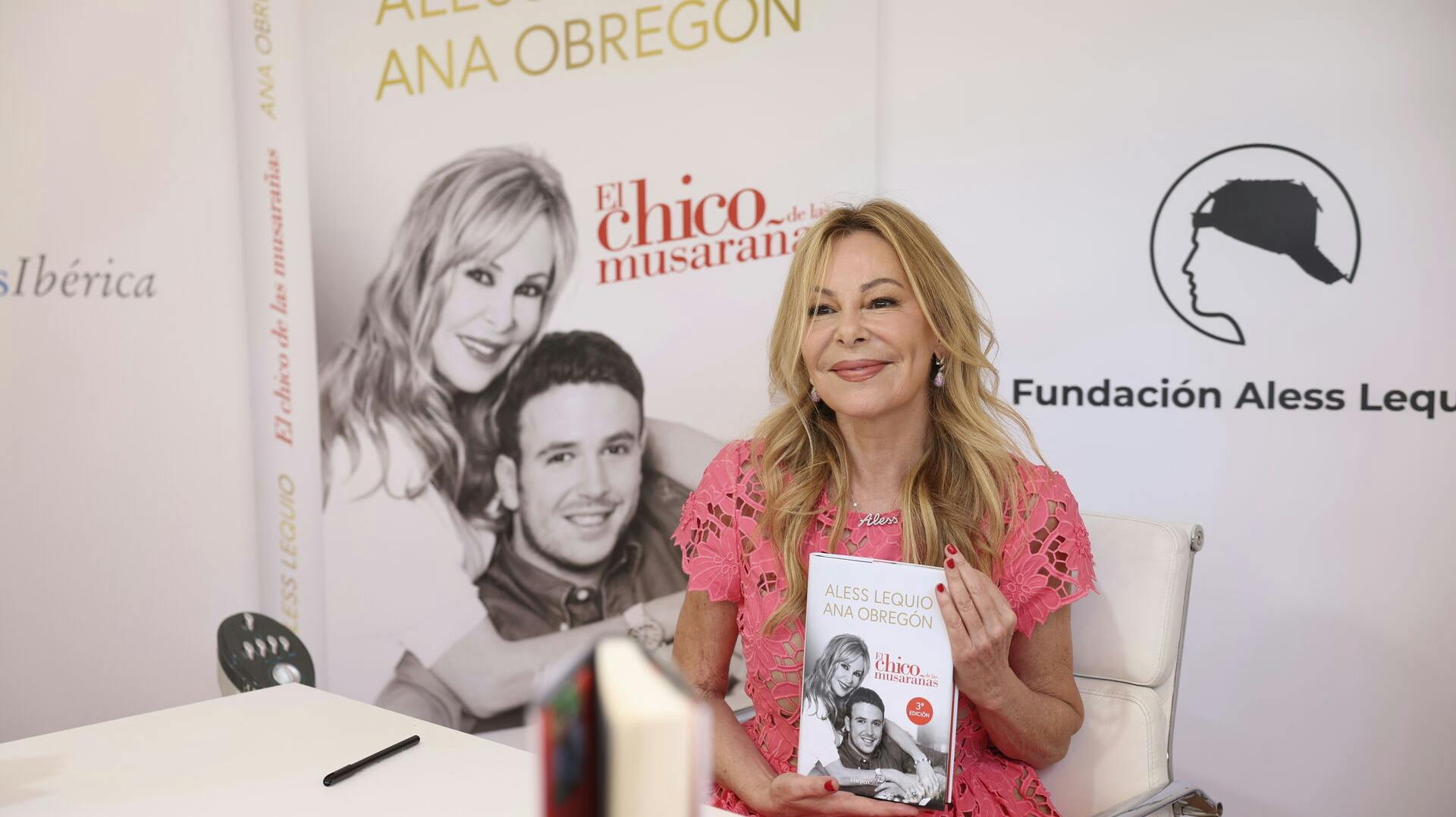 Ana Obregón udgav i 2023 en bog sammen med sin afdøde søn.