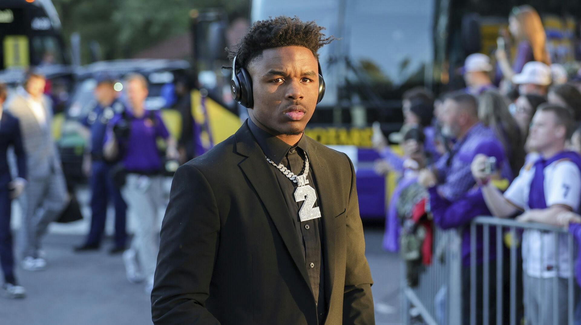 LSU-stortalentet Kyren Lacy var spået en kæmpe karriere i NFL. Men i weekenden blev han fundet død i sin egen bil.