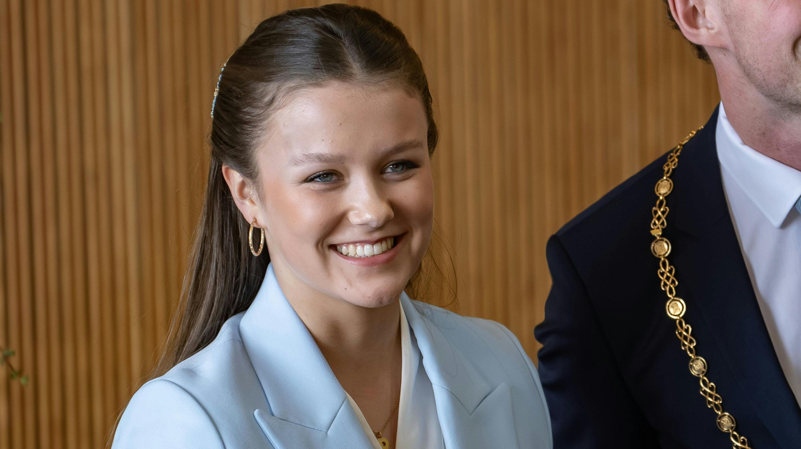 Prinsesse Isabella bliver forkælet med optrædener fra blandt andet Medina og Scarlet Pleasure tirsdag aften.