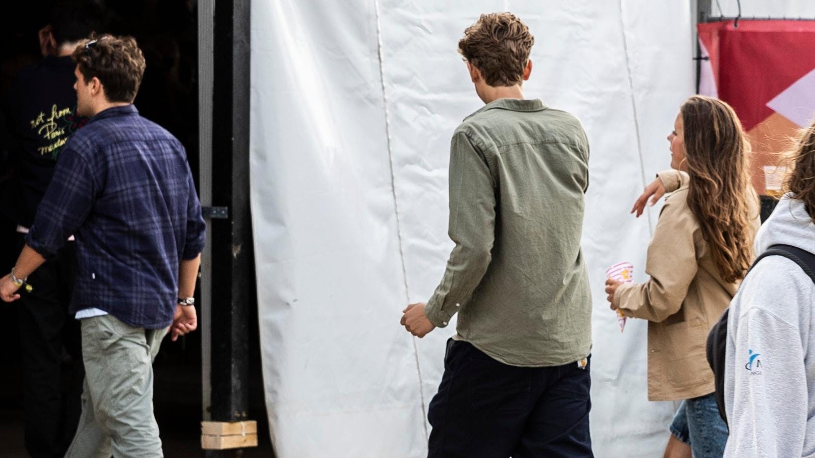 Prinsesse Isabella er glad for fest og farver. Nu skal hun passe ekstra godt på med ikke at lave skandaler.