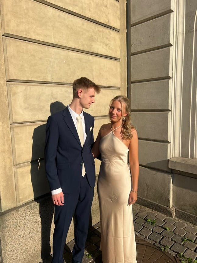 Der var i den grad blevet tænkt over det fine tøj til fødselsdagsfejringen tirsdag.