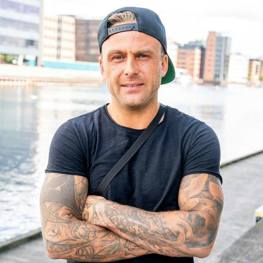 Er Lenny Pihl blevet for gammel til de helt unge piger? Ja, mener produktionen bag "Paradise" ifølge ham, efter de afviste at tage ham med igen.