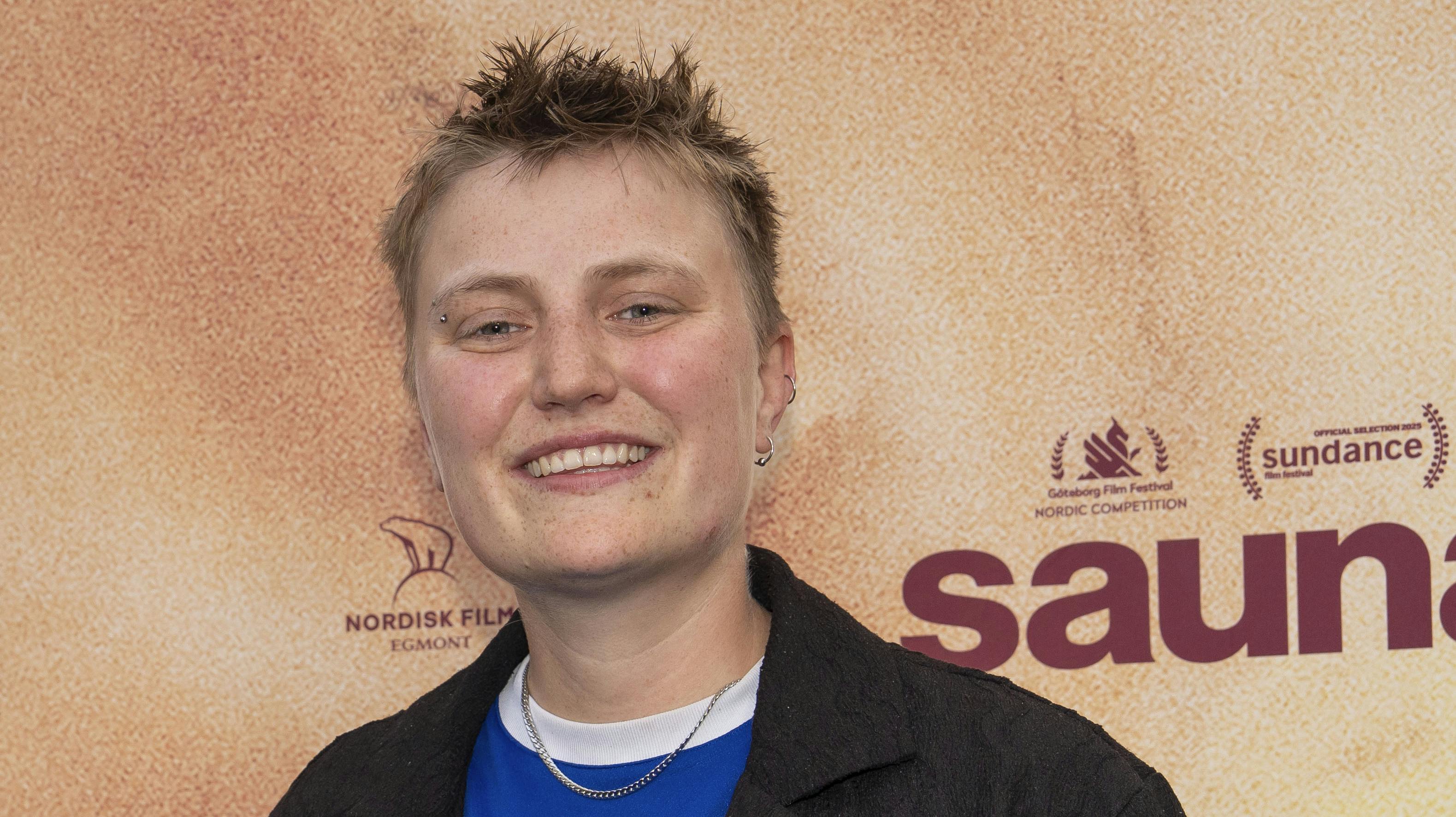 Milo Kinnock er statist i den nye film "Sauna".