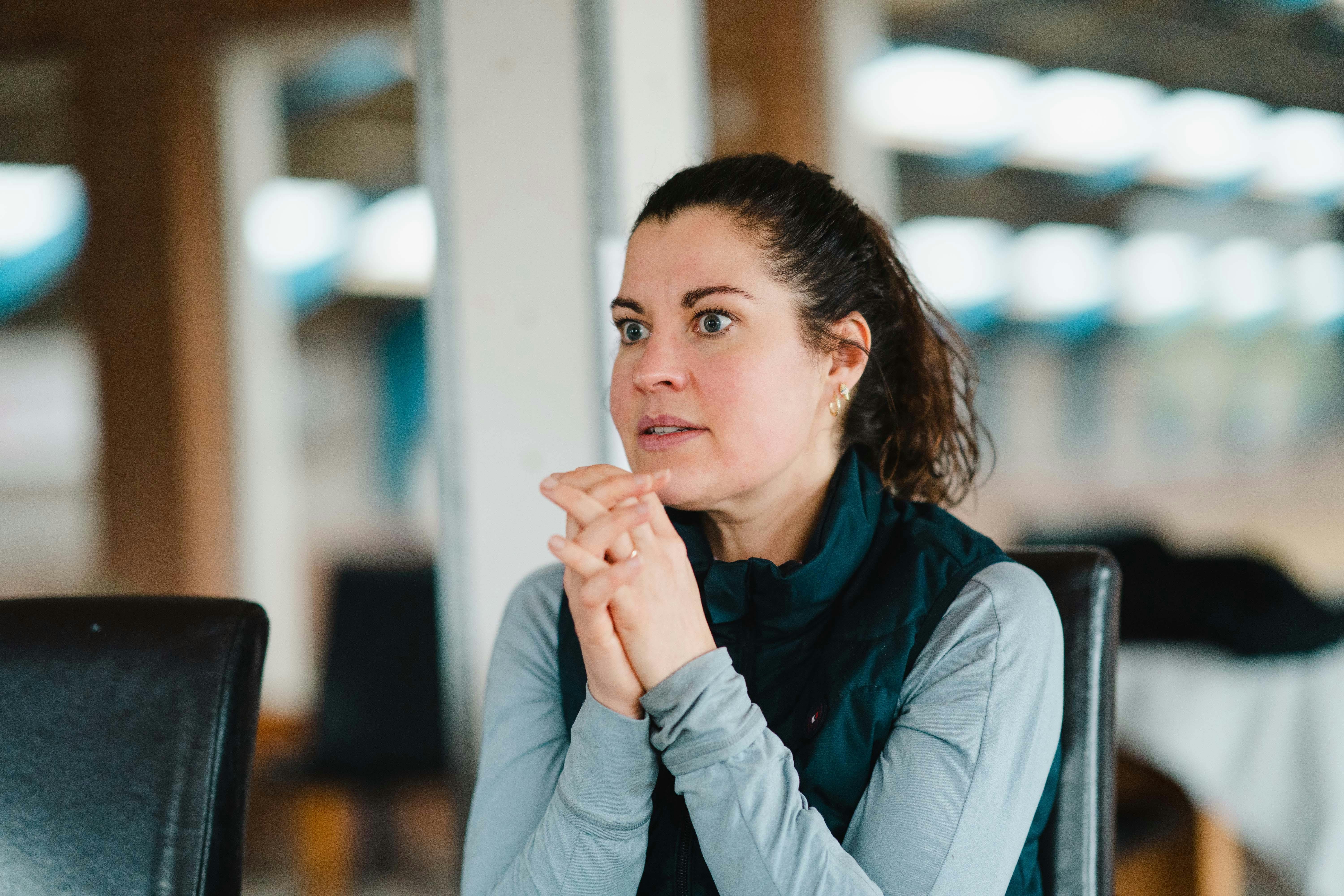 Emne: Interview med Anne Stampe, der er ny investor i Løvens Hule. Han er passioneret rytter og ejer fire heste. Vi møder både hende og hestene, og hun tager gerne en ridetur for os ???? Sted: Rideklubben Tougaard, Aalborgvej 154, Viborg Tid: Fredag den 13. januar, kl. 13 Journalist: John Lautrup, 51 20 53 64 Straks og video: Nej