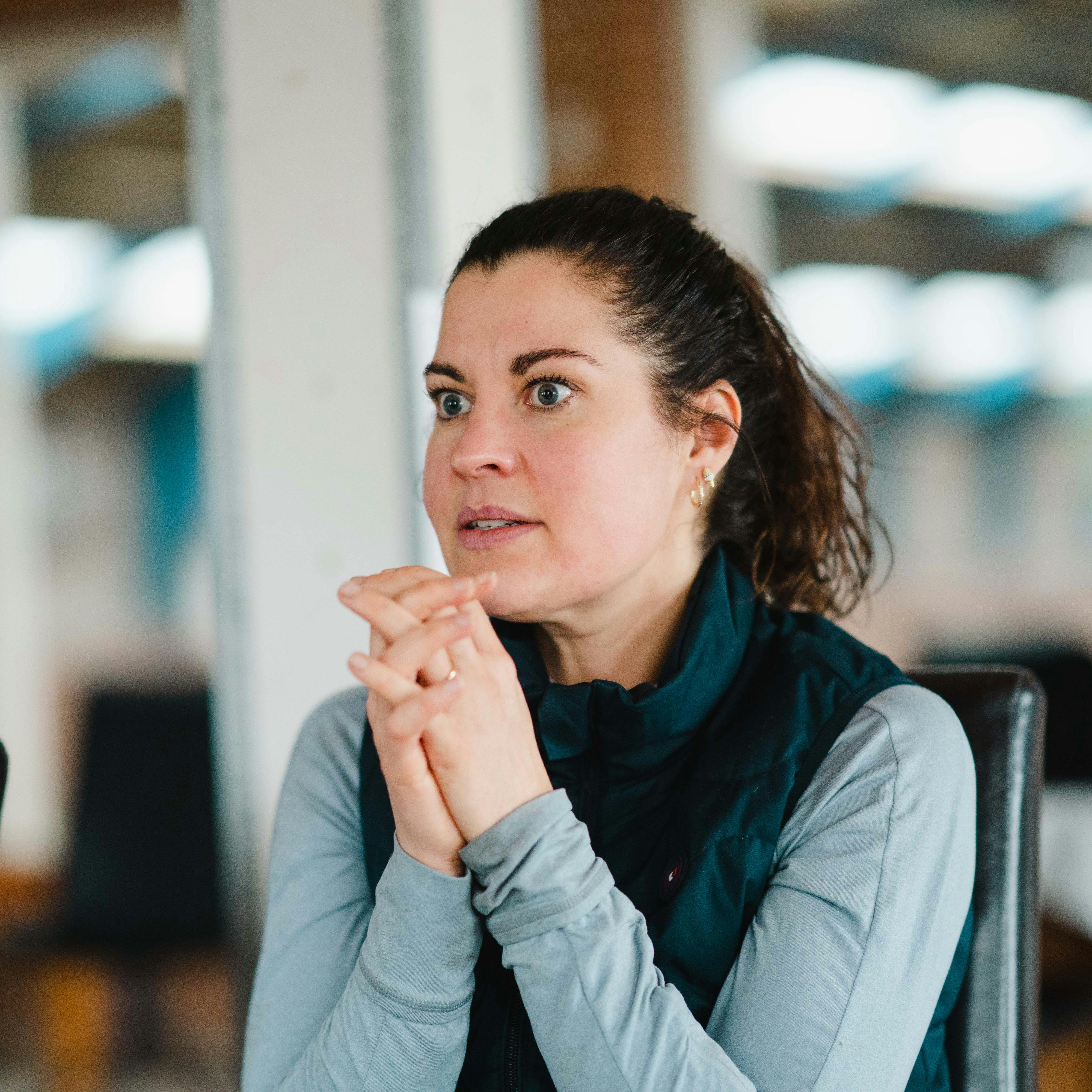 Emne: Interview med Anne Stampe, der er ny investor i Løvens Hule. Han er passioneret rytter og ejer fire heste. Vi møder både hende og hestene, og hun tager gerne en ridetur for os ???? Sted: Rideklubben Tougaard, Aalborgvej 154, Viborg Tid: Fredag den 13. januar, kl. 13 Journalist: John Lautrup, 51 20 53 64 Straks og video: Nej