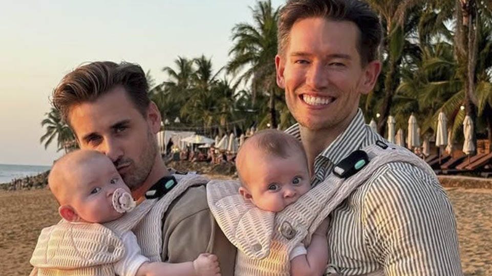 Frederik Haun - til venstre - står ikke på skødet. Det er kun Morten Kjeldgaard.