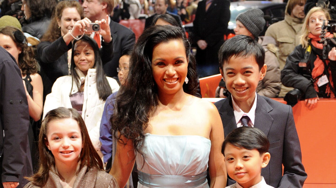 Børnestjernen Sophie Nyweide (til venstre) var gravid, da hun blev fundet død 14. april. Skuespilleren blev blot 24 år