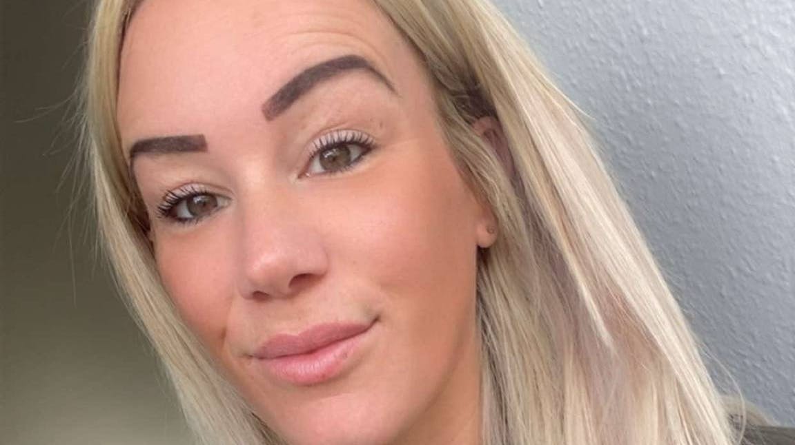 32-årige Jarna Marie Oltmann fra Rødekro i Sønderjylland blev tirsdag aften udsat for et overgreb af den såkaldte Lidl-mand. Nu raser hun over politiets manglende håndtering af situationen.