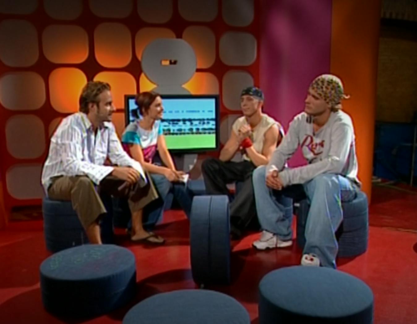 Mikkel og Lise som vært på "Boogie" i 2002, hvor Nik og Jay var på besøg til duoens første tv-interview.