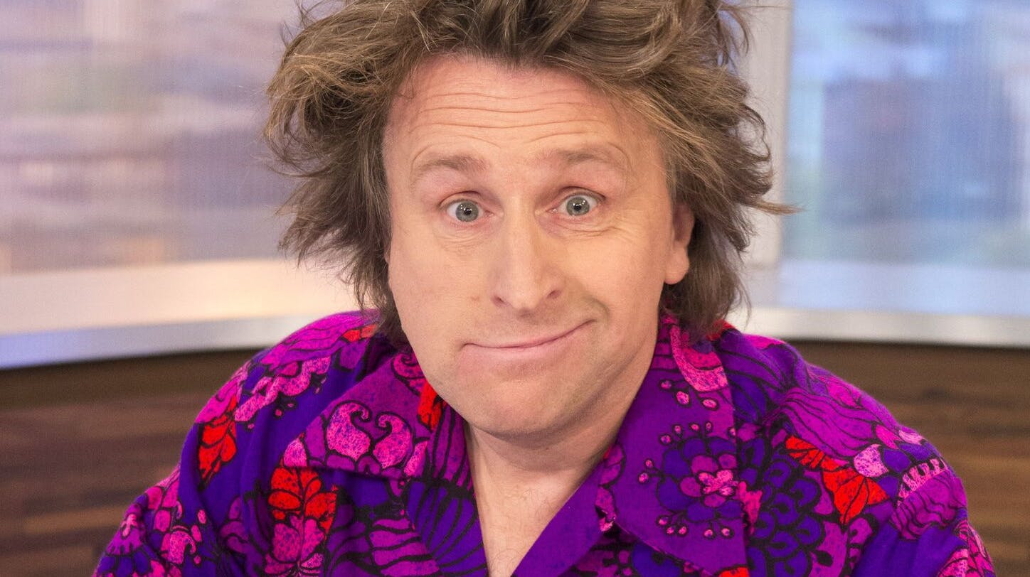 Milton Jones har fået diagnosticeret prostatakræft, og må aflyse sin turne over sommeren. Han regner dog med at kunne optræde igen til efteråret.