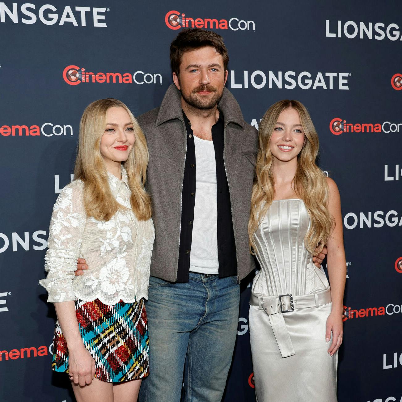 En ny video af Brandon Sklenar og Sydney Sweeney har fået flere til at tro, at der er opstået sød musik mellem kollegerne.