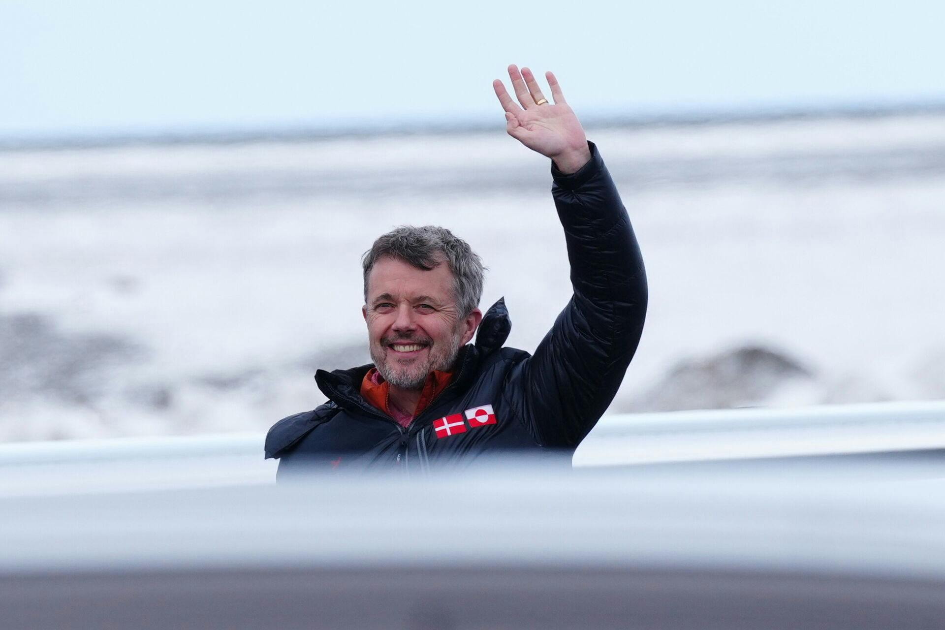 Kong Frederik er ankommet til Nuuk.