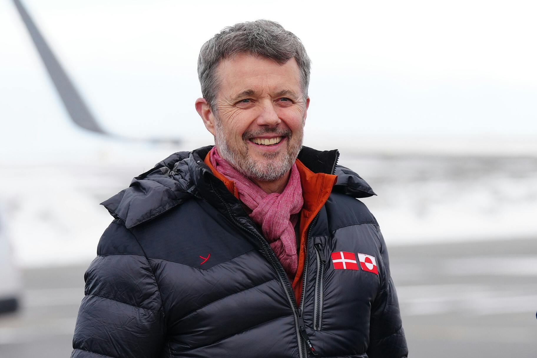 Allerede ved ankomsten til Grønland scorede kong Frederik mange pluspoint grundet påklædningen.