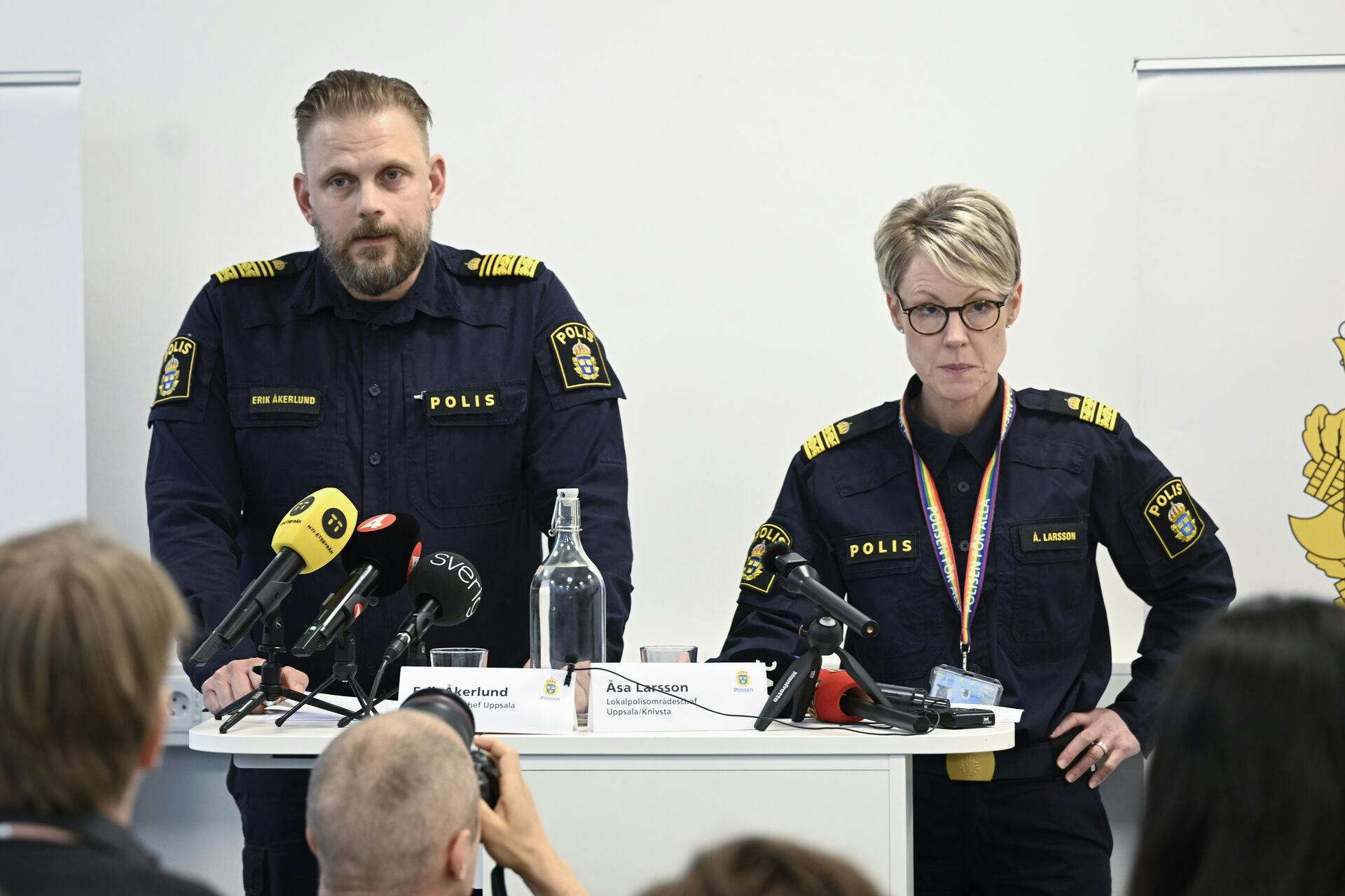 Svensk politi afholdt onsdag et pressemøde om trippeldrabet i Uppsala. Her kom det frem, at den anholdte er 16 år gammel.