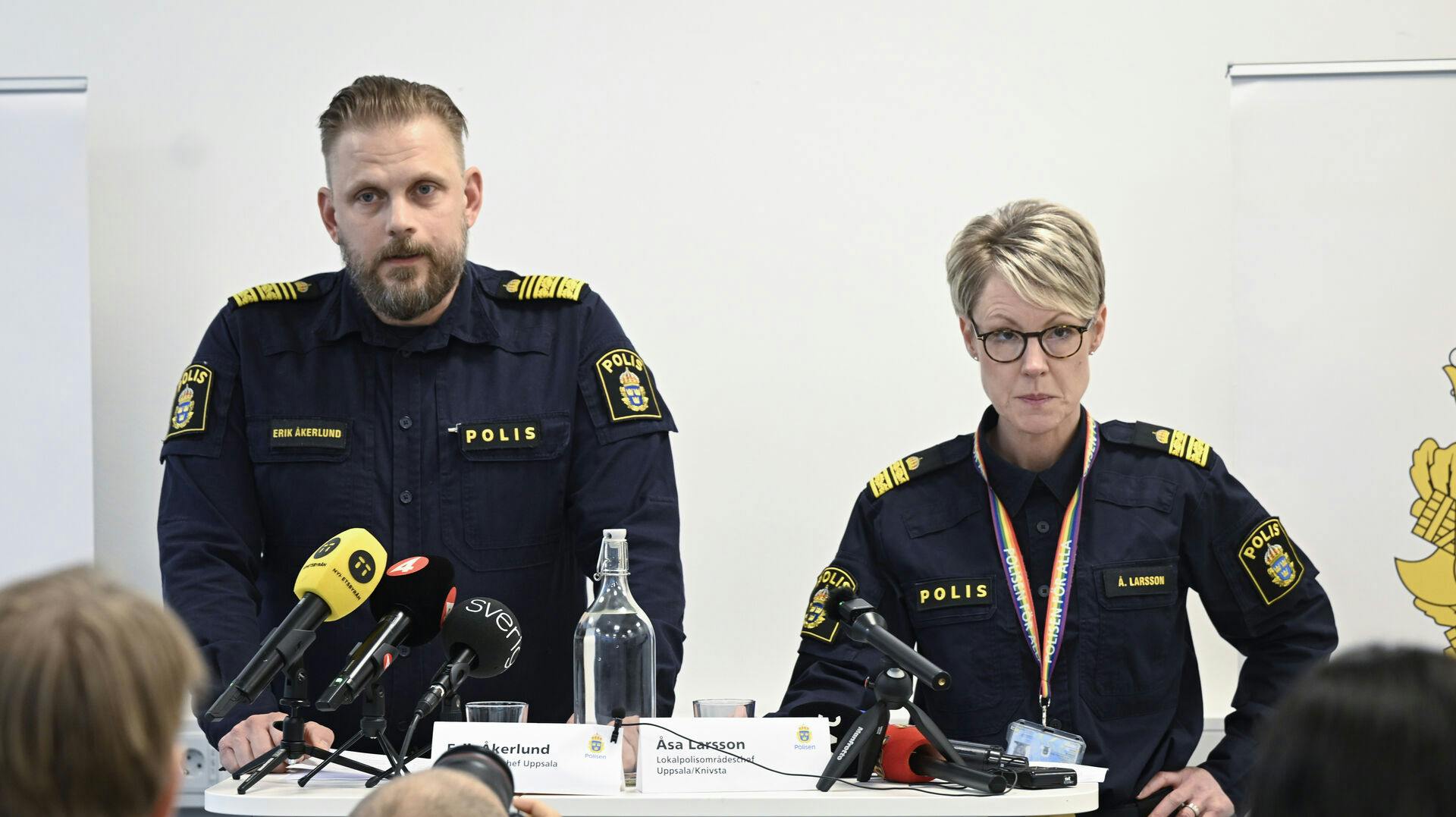 Svensk politi afholdt onsdag et pressemøde om trippeldrabet i Uppsala. Her kom det frem, at den anholdte er 16 år gammel.