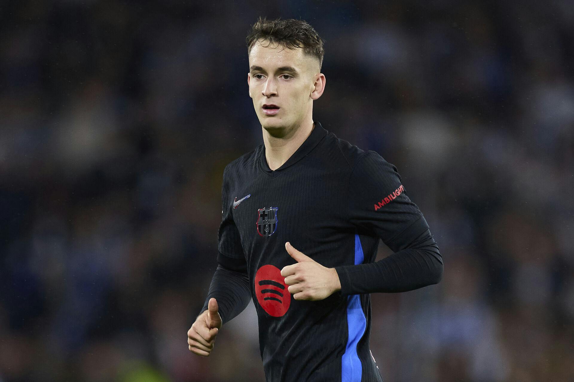 Det var ikke kun Copa del Rey-trofæet, som Marc Casado viste frem i weekenden. Også stjernens nye kæreste blev vist frem.