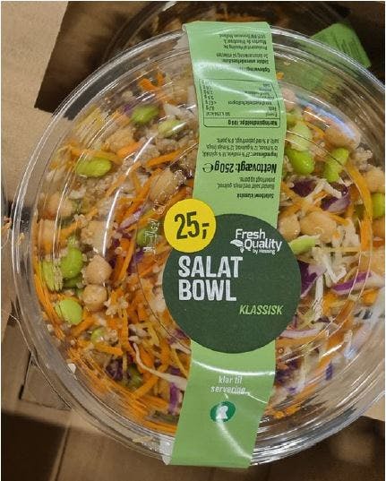 Der er ikke tale om en almindelig salatbowl, men derimod en bowl med quinoa og kikærter.