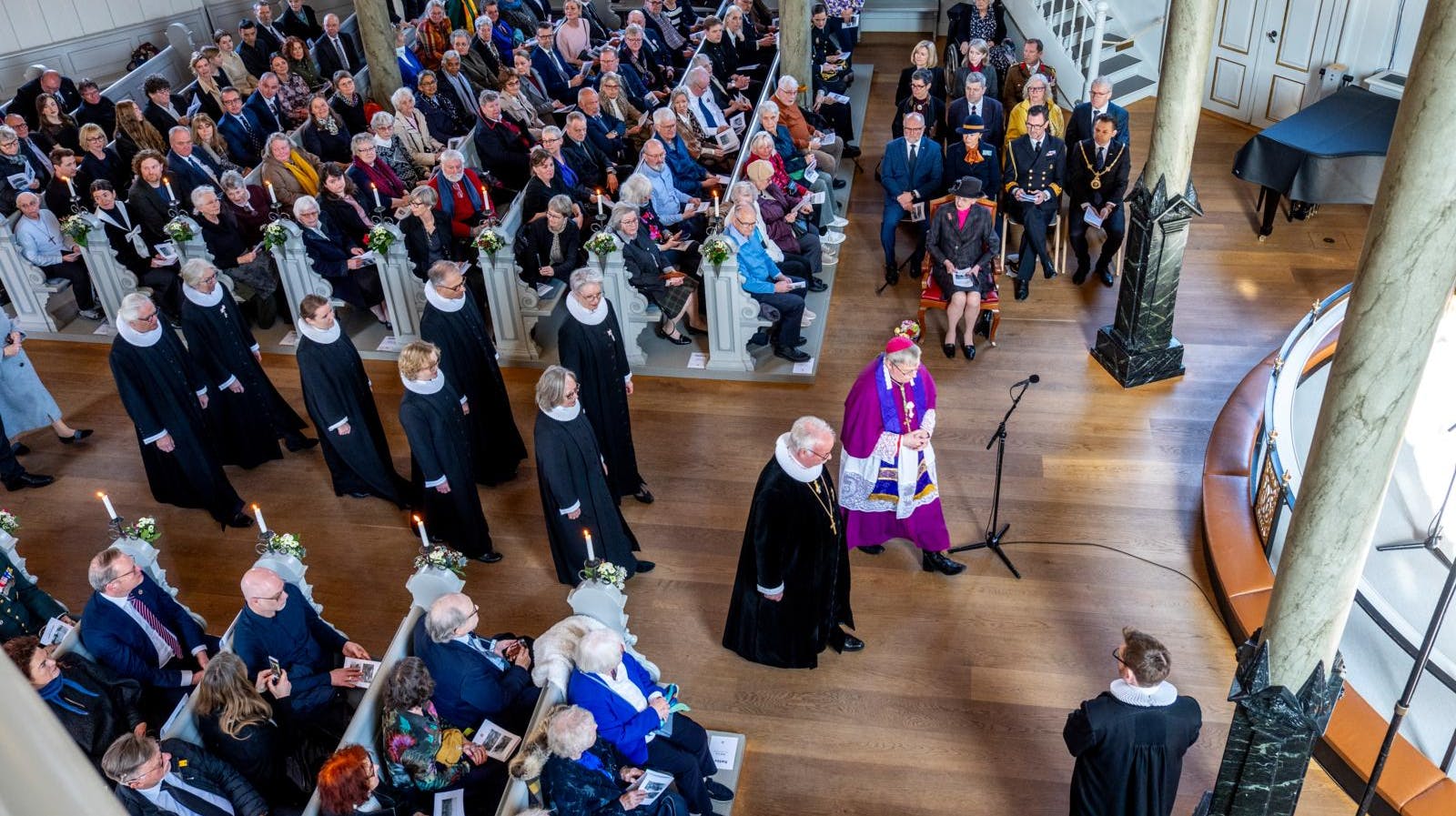 Dronning Margrethe er kendt for sit dybe engagement i kirkens liv. Nu udløser det en pris til samlingen.