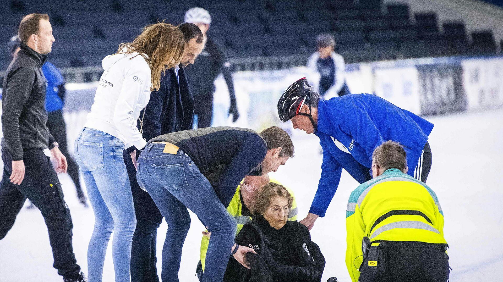 Prinsessen faldt under en velgørenhedskonkurrence den 23. marts på Thialf-skøjtebanen i Heerenveen. Nu får det konsekvenser.
