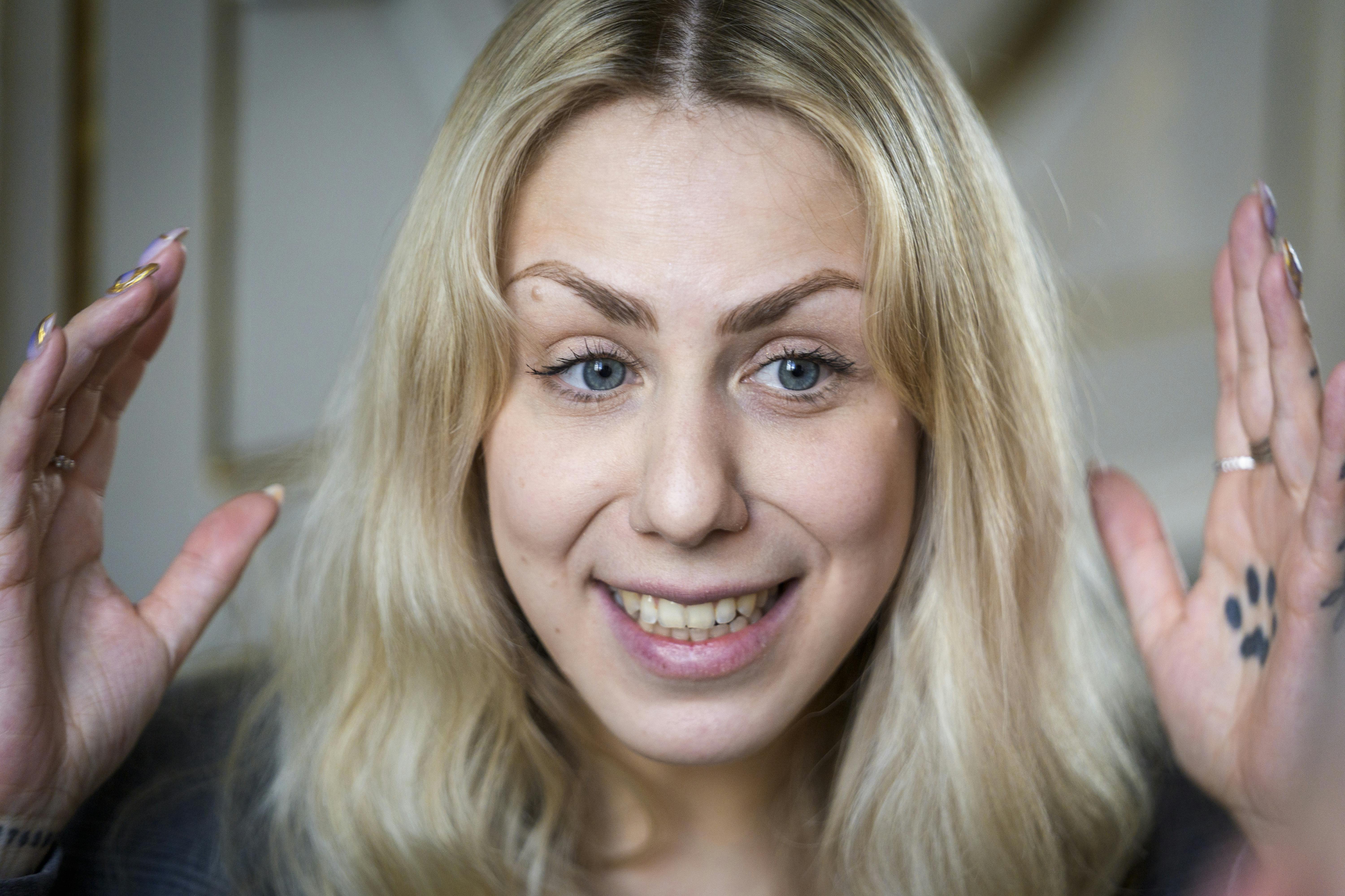 Marie Watson lever af at streame på Twitch.