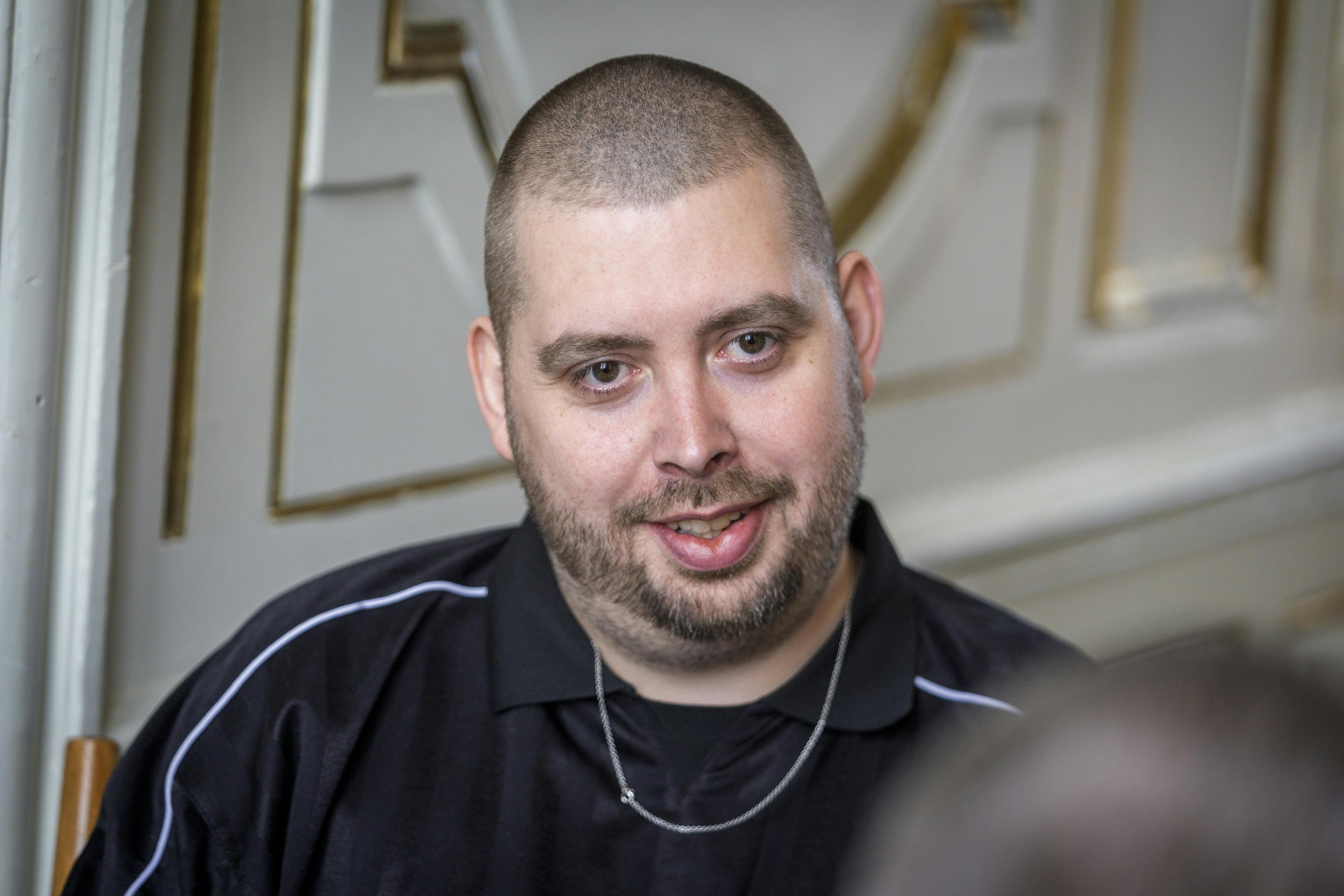 Emil Lange turde ikke gå for voldsomt i gang i baren.
