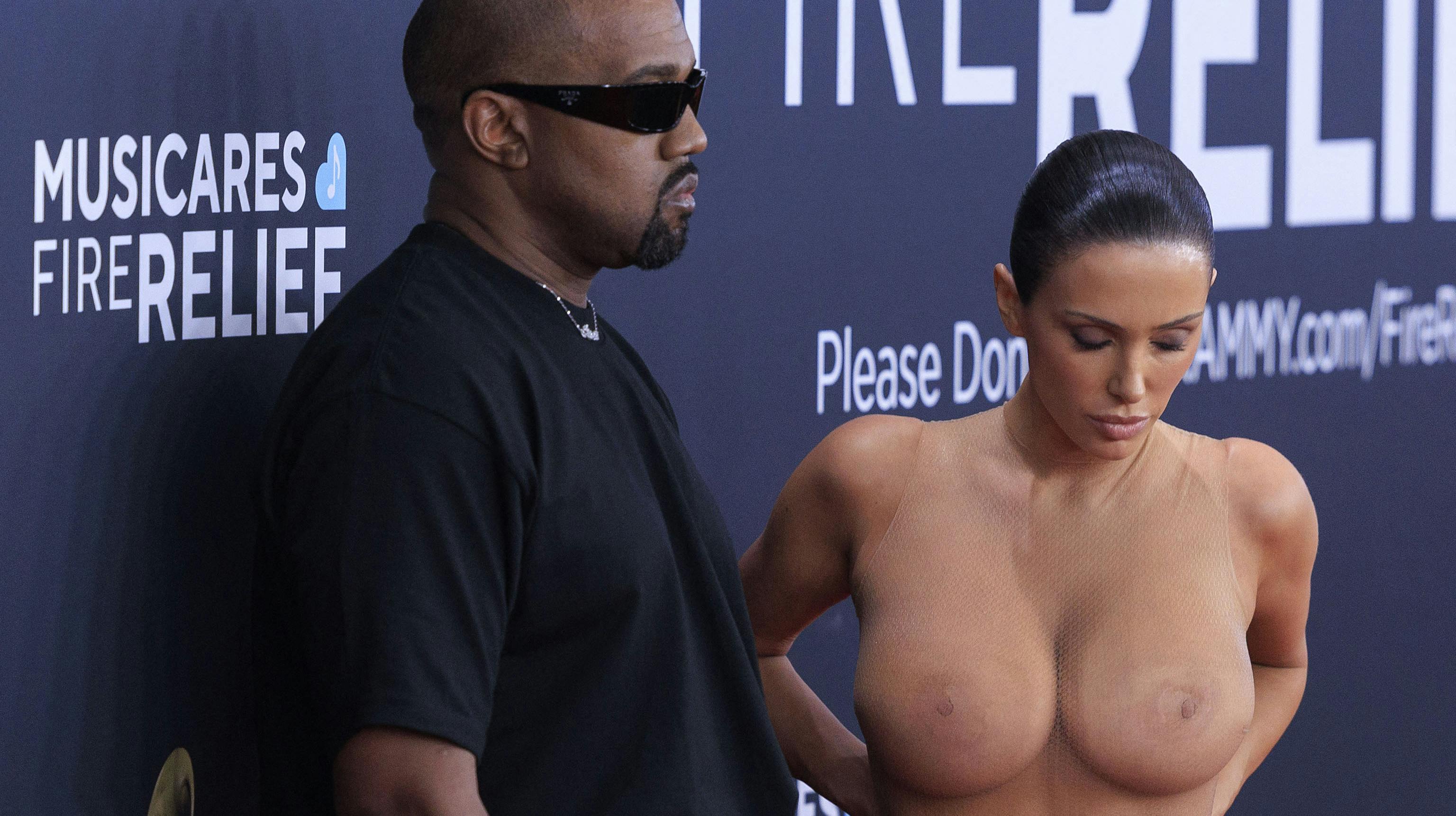 Skyldes den bizarre opførsel, som Kanye West og Bianca Censori konstant lægger for dagen, alt for meget lattergas og andre stoffer?