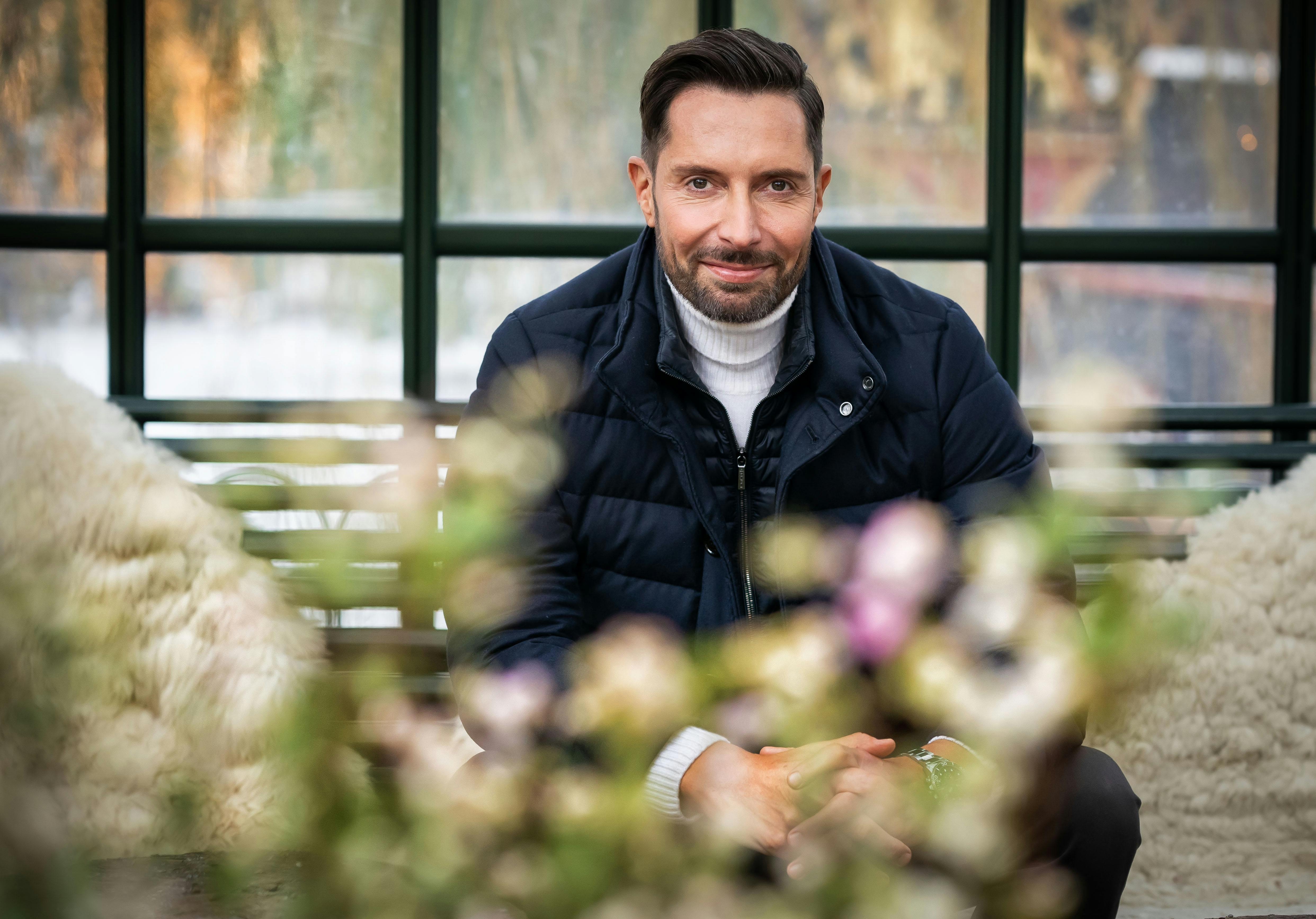 Kåre Quist blev i begyndelsen af årtusindet tilbudt rollen som chefredaktør på gratisavisen Urban. Rollen tog ham dog for langt væk fra det, han bedst kan lide ved journalist-faget, og derfor måtte han bede om mindre ansvar og mindre løn.