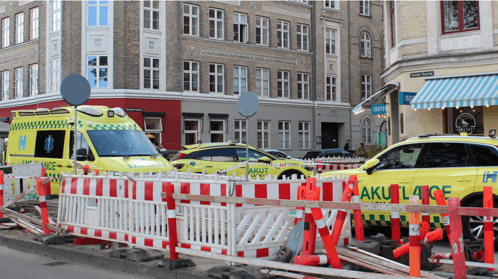 12 personer kom til skade, da en 75-årig bilist ramte folk, som befandt sig langs Sortedam Dossering ved søerne i København. - Foto: Louise Breusch Rasmussen/Reuters 