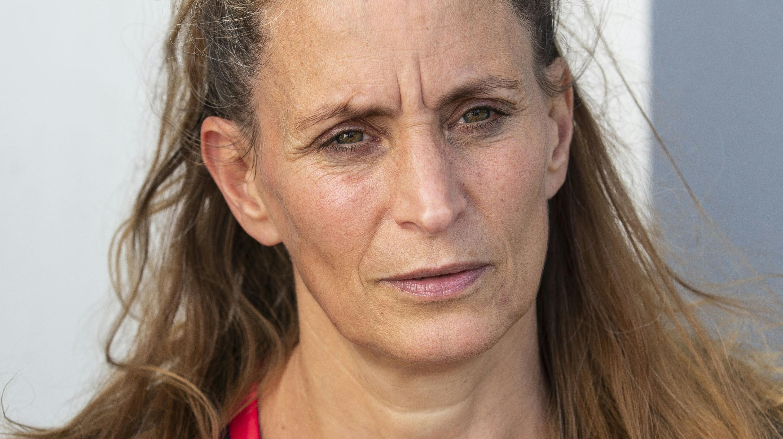 Skuespiller Therese Glahn oplevede flere gange, hvordan en daværende kæreste udøvede vold mod hende. Bagefter forsøgte han at råde bod på sin ugerning ved at fri til hende