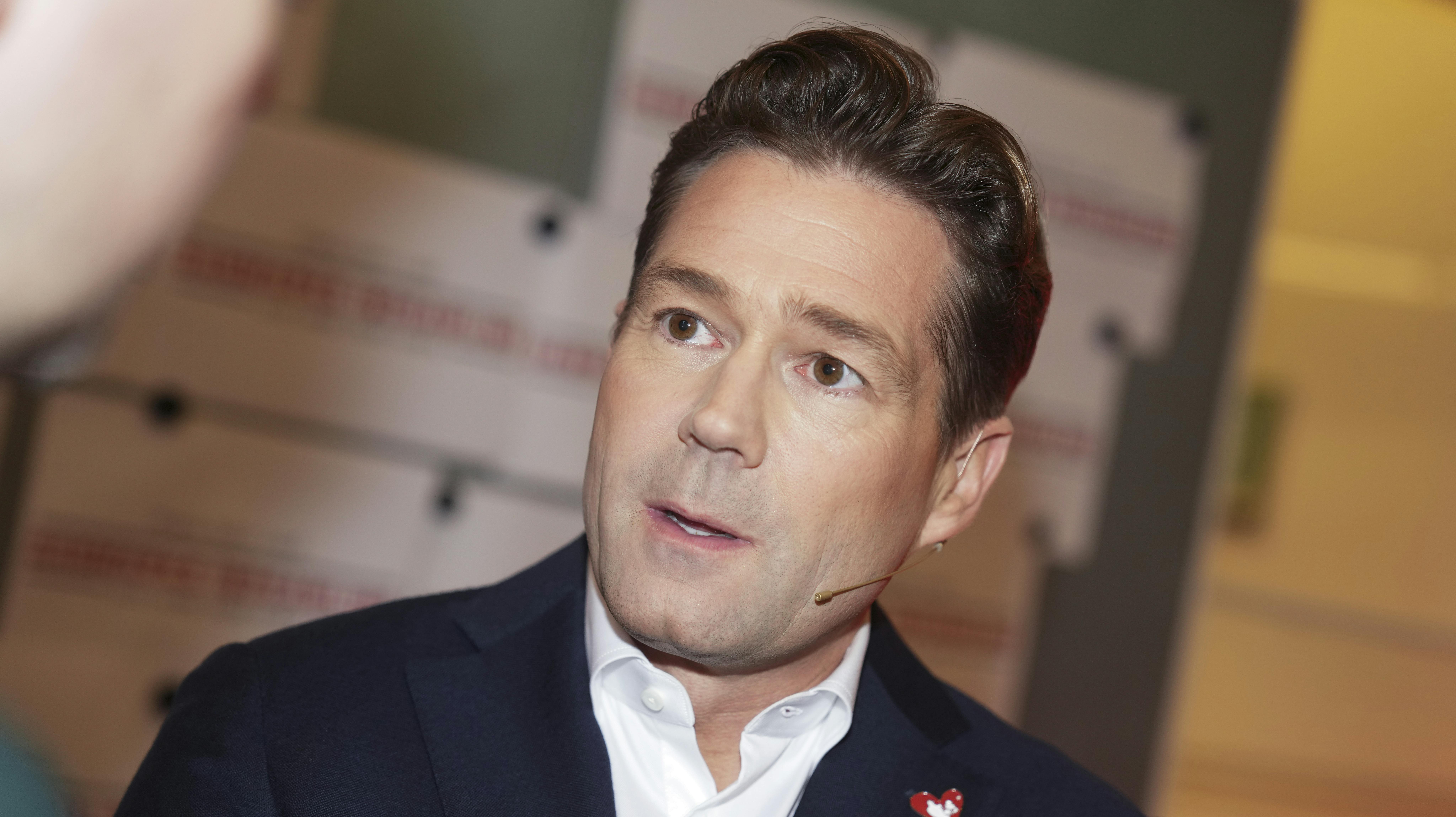 SH - Danmarks Indsamlingen - 1 februar 2025.Silkeborg. Værter Josefine Høgh og Johannes Langkilde.Journalist Alexander