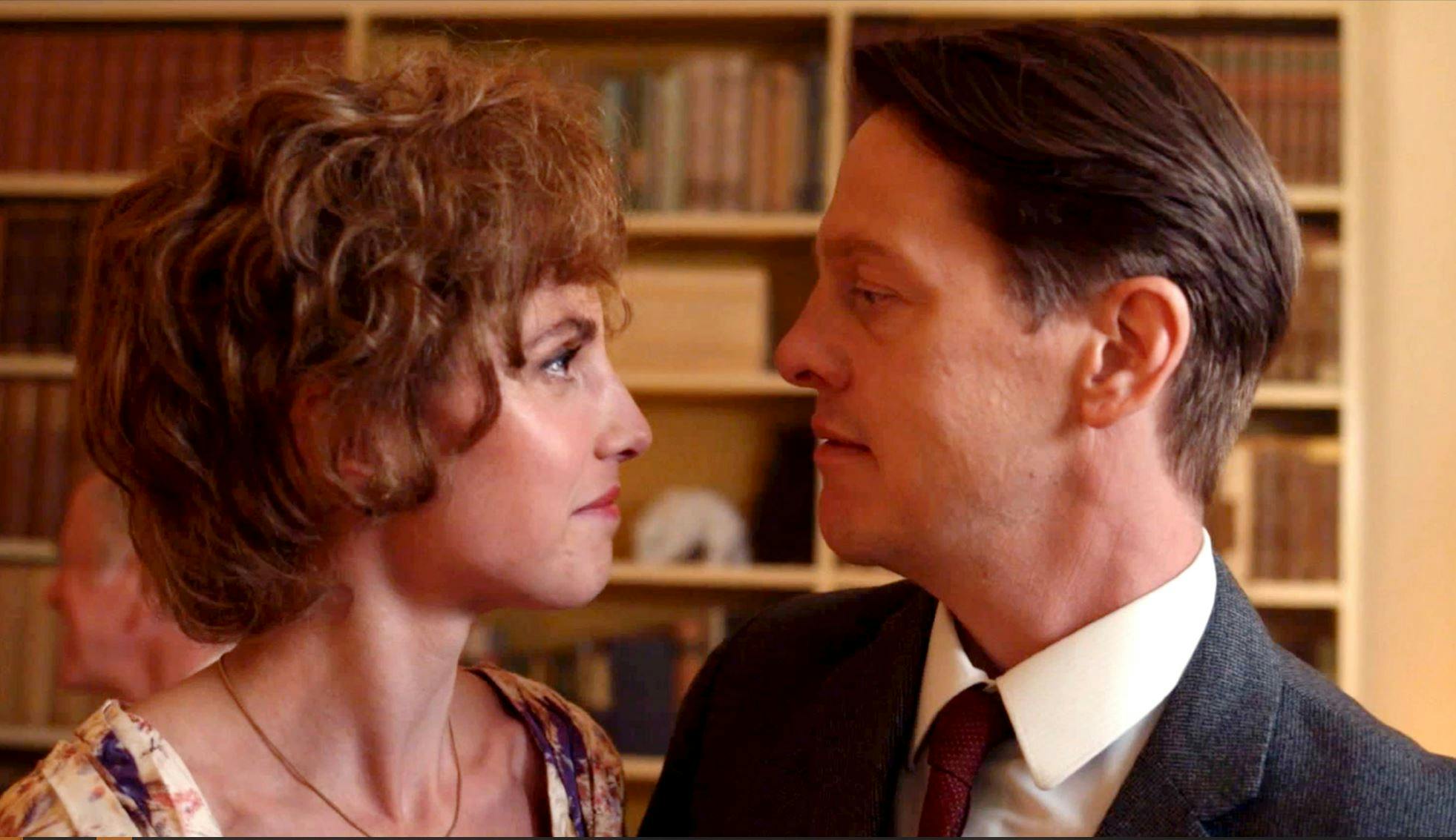 Katrine Greis-Rosenthal og Thure Lindhardt spilller Helle Virkner og Jens Otto Krag i DR-serien "Krag & Virkner".