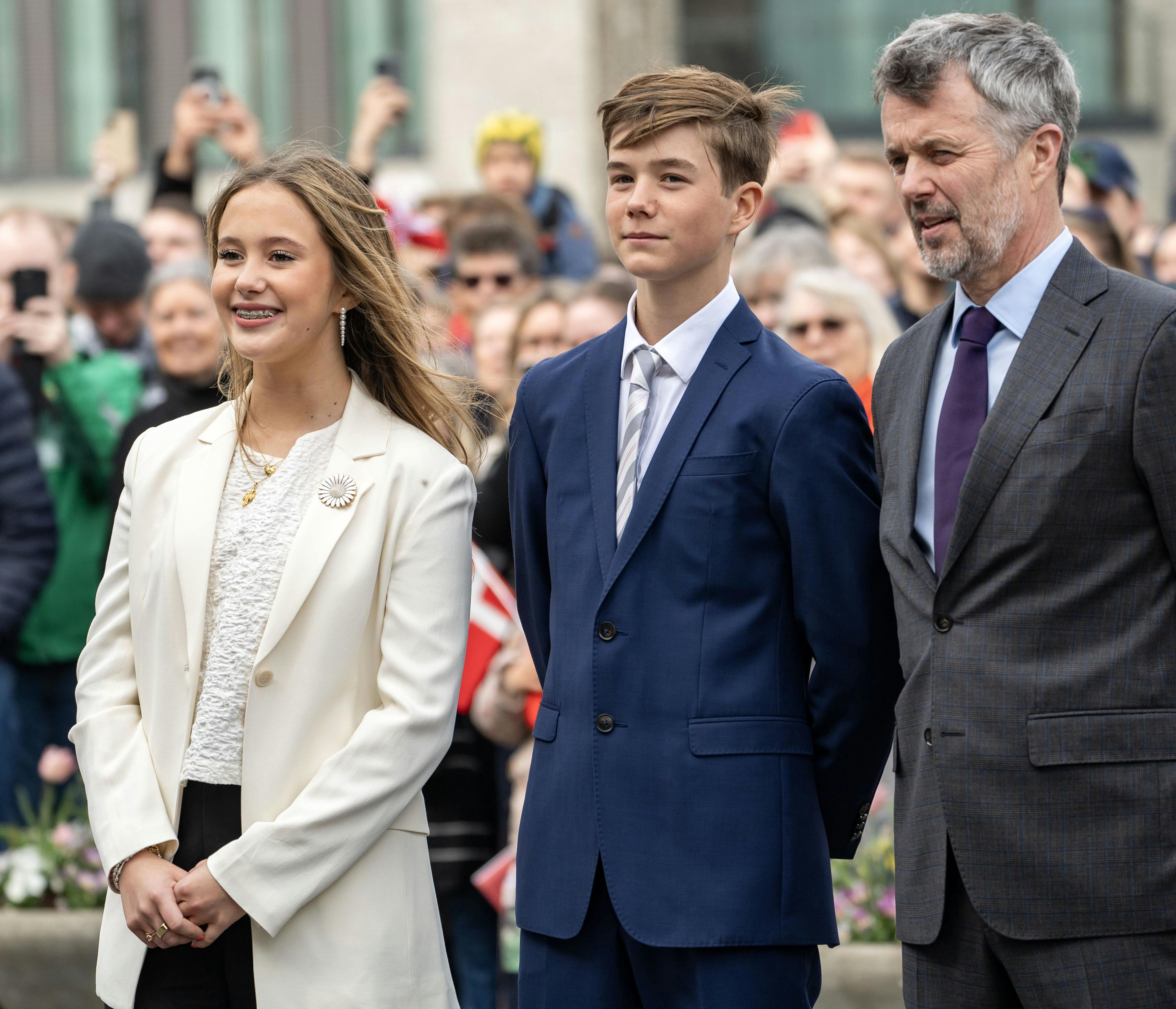 Isabella, Vincent og kong Frederik til Isabellas fest