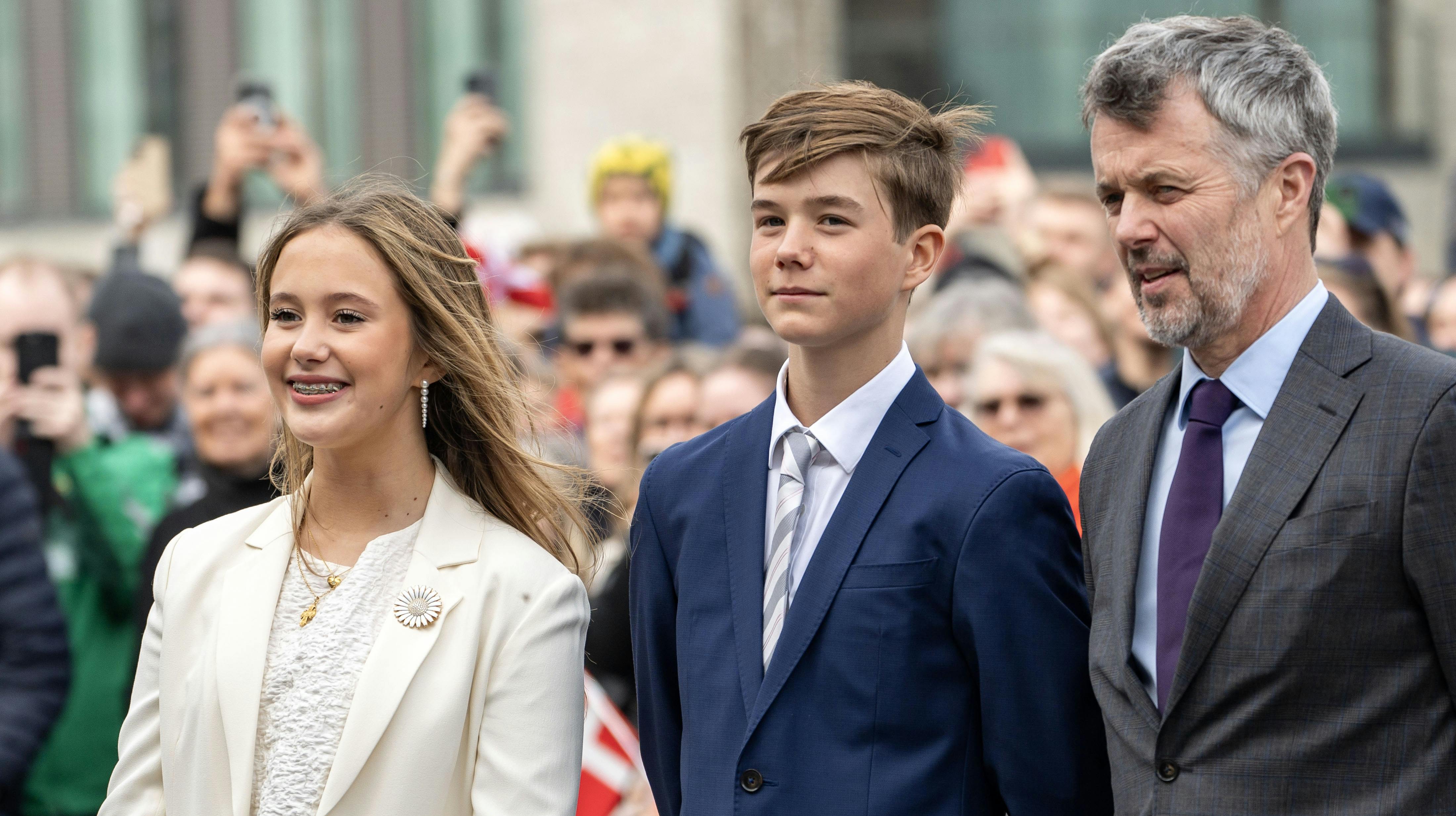 Isabella, Vincent og kong Frederik til Isabellas fest