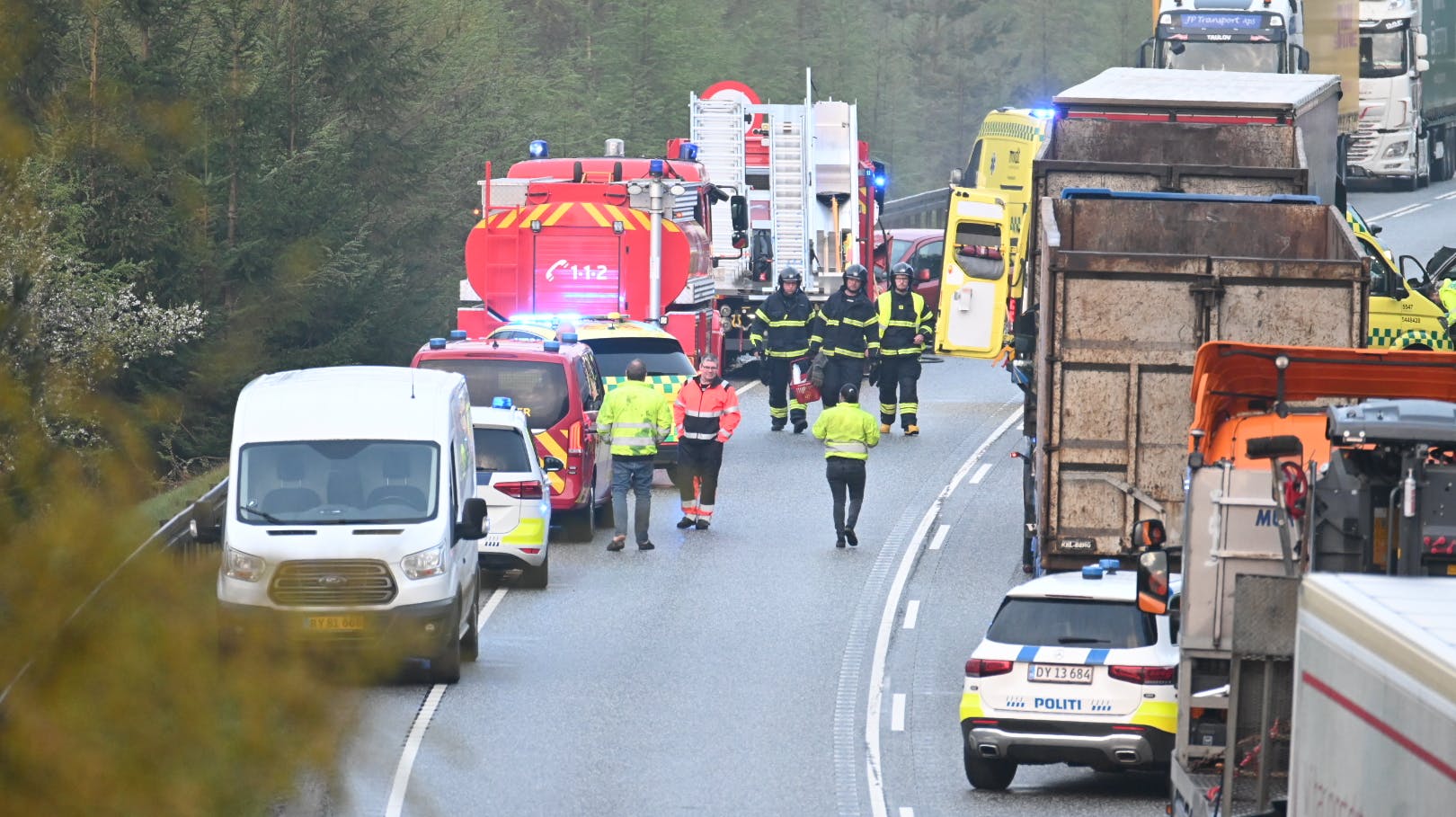 En mor mistede livet, da en ung mand angiveligt påkørte kvindens bil i april sidste år - nu er manden tiltalt for vanvidskørsel.
