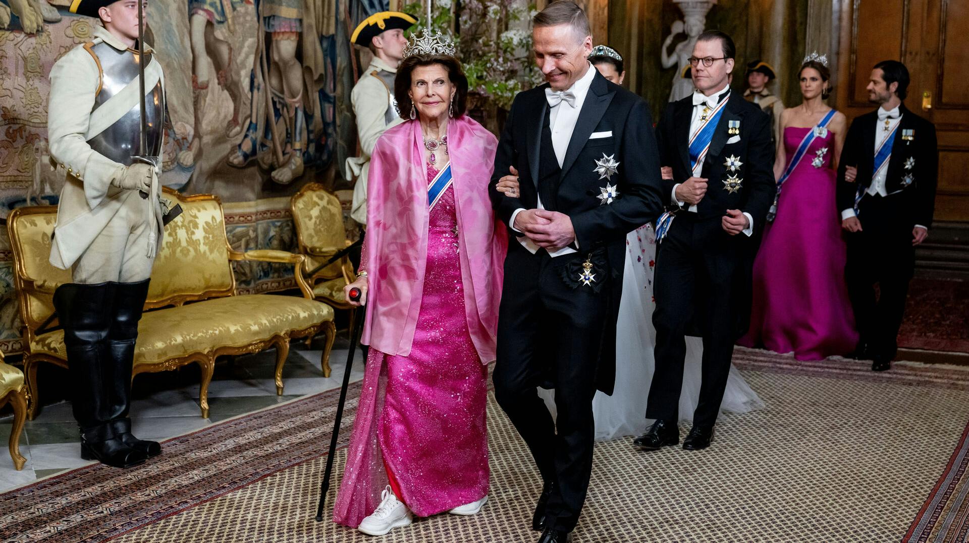 Islands præsident, Björn Skulason, og dronning Silvia på vej til middag i anledning af statsbesøget.