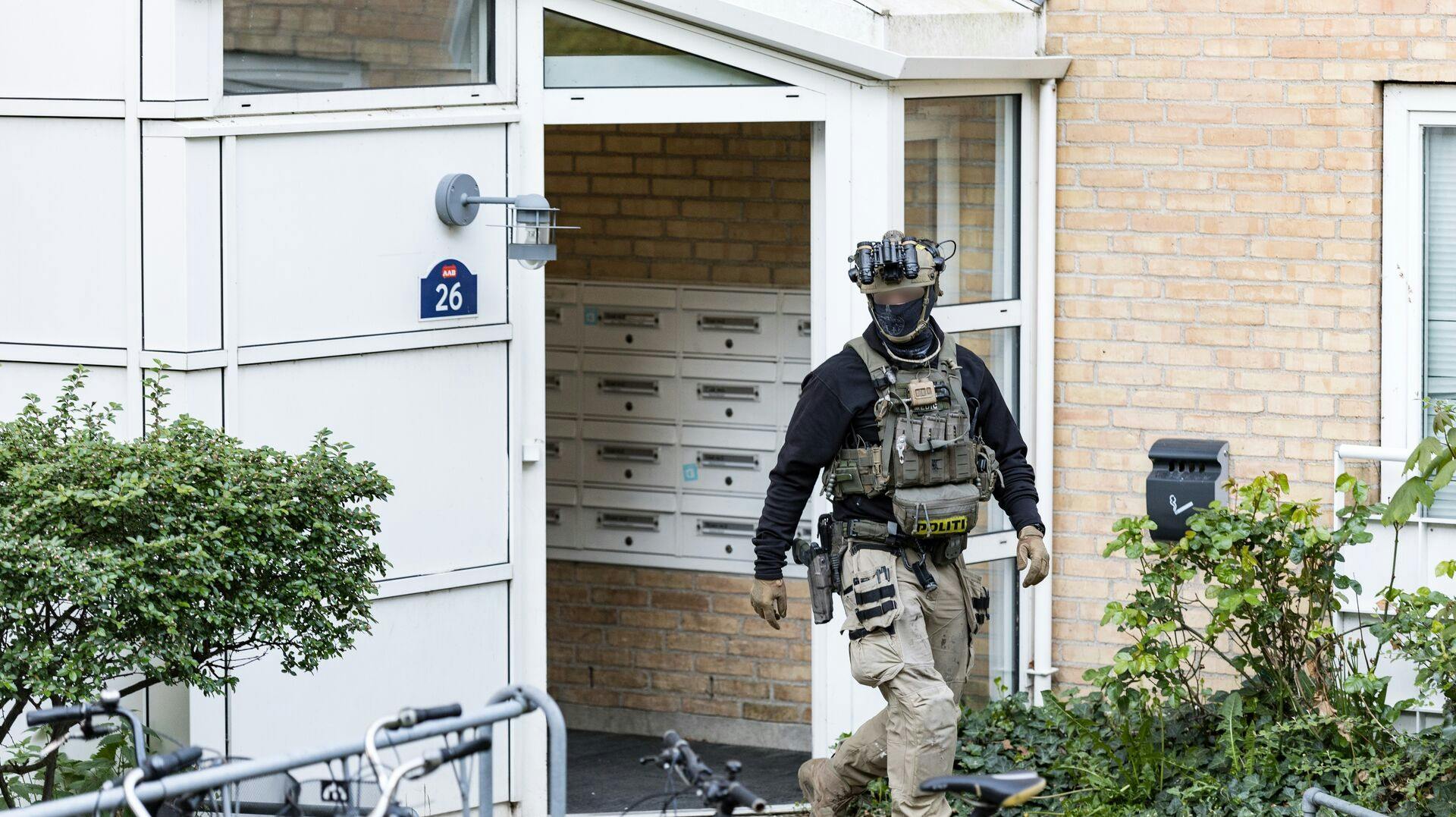 Politiet er sammen med aktionsstyrken ( AKS ) til stede ved Gadelandet i Brønshøj onsdag den 7. Maj 2025.