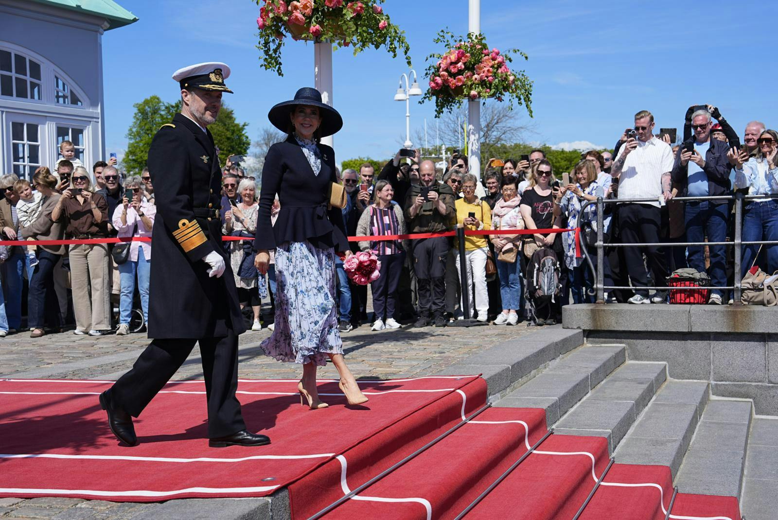Kongeparret stiger ombord på Dannebrog onsdag 7. maj 2025