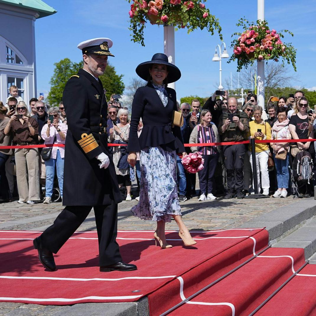 Kongeparret stiger ombord på Dannebrog onsdag 7. maj 2025
