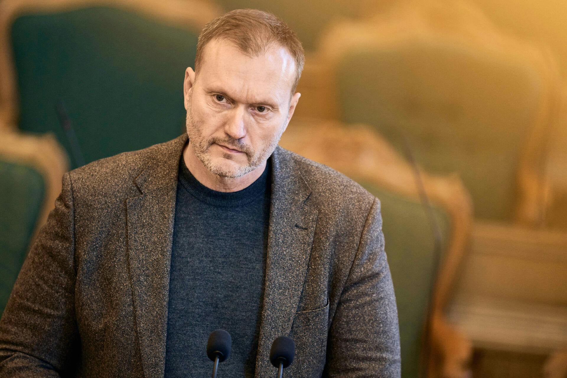 Lars Boje Mathiesen fik sit tidligere parti til at betale for underbukser, smoking og en ny MacBook ifølge interne dokumenter.