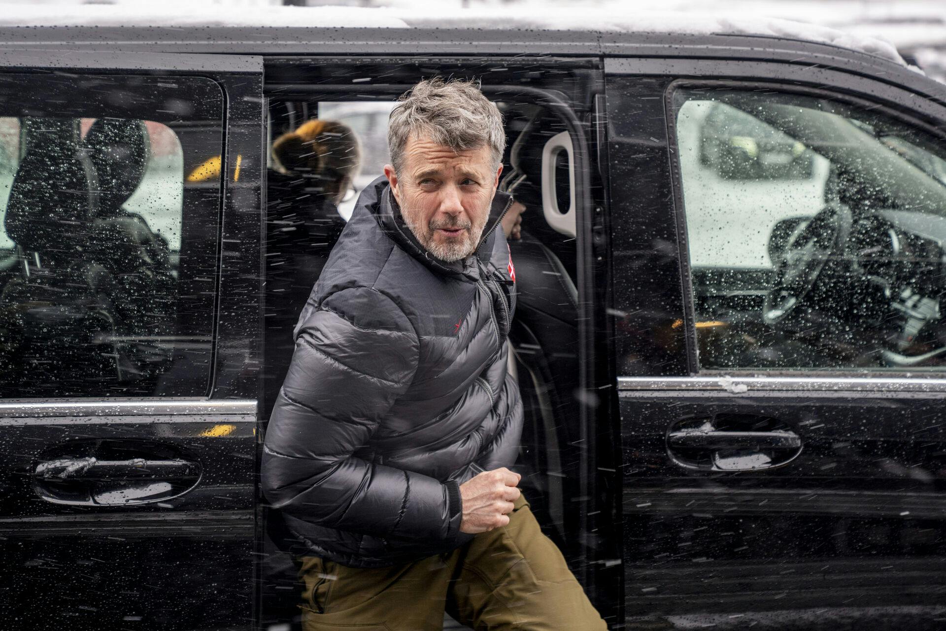 Kong Frederik har besøgt sin mor.