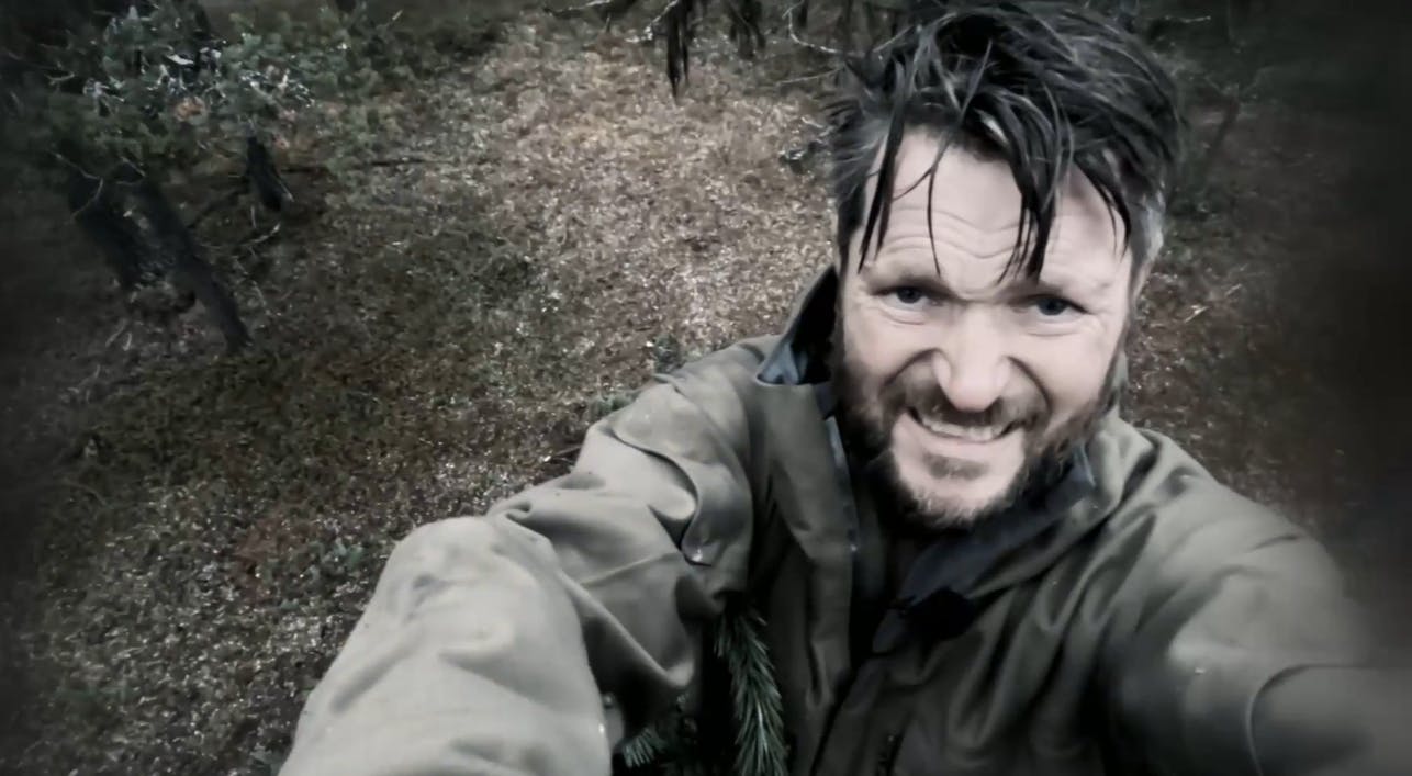 Efter hjemkomsten fra "Alene i vildmarken", hvor Kristian kan tænde ild selv i regnvejr, har han besluttet at begynde at slukke den. Han har nemlig uddannet sig til brandmand. - Jeg underviser i ild til daglig og slukker den i weekenden.